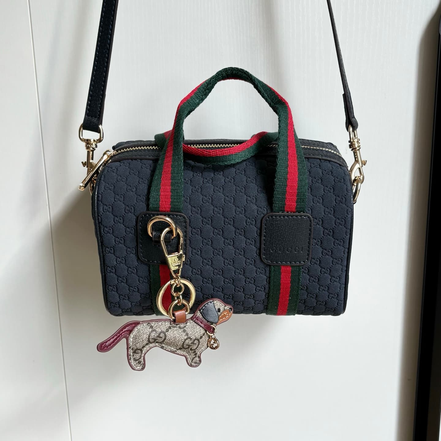 Gucci Product 859975