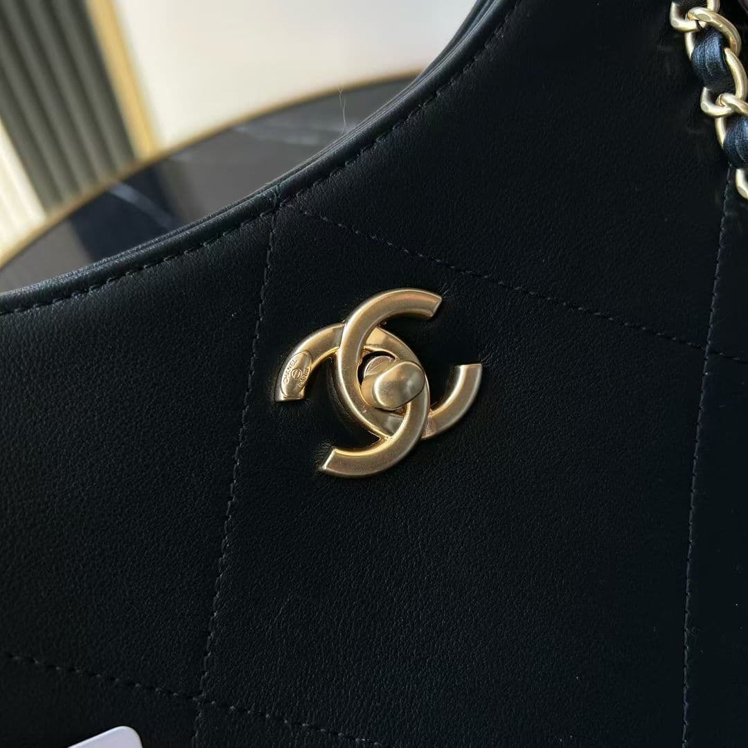 Chanel Tote Bag AS6015