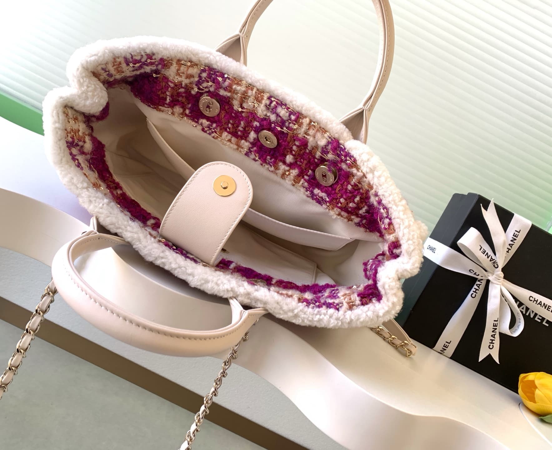 Chanel White Crossbody Bag AS5688
