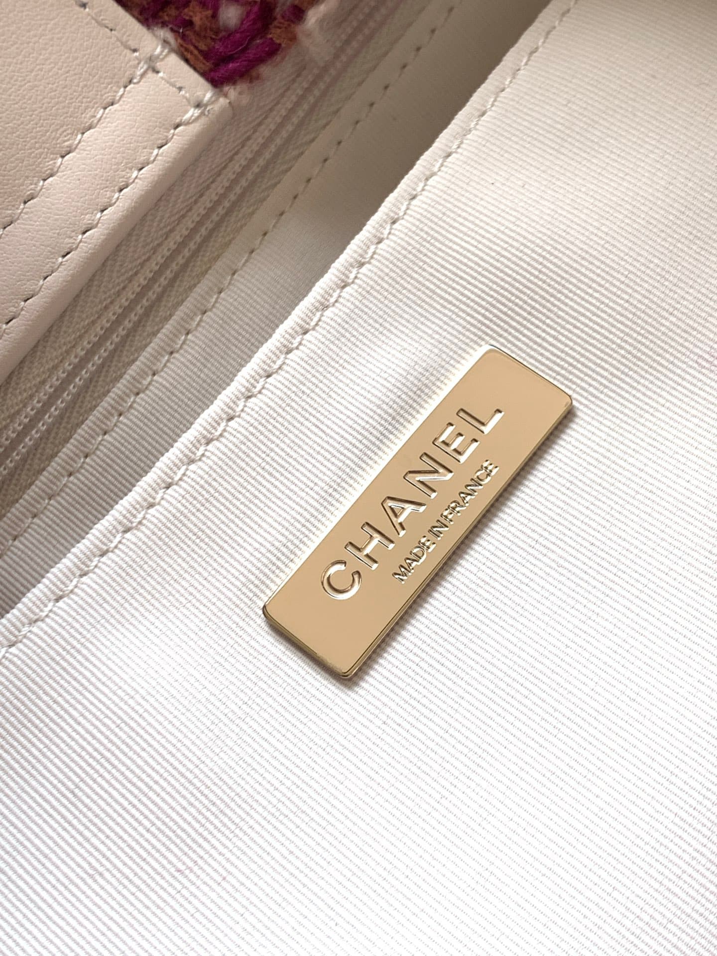 Chanel White Crossbody Bag AS5688