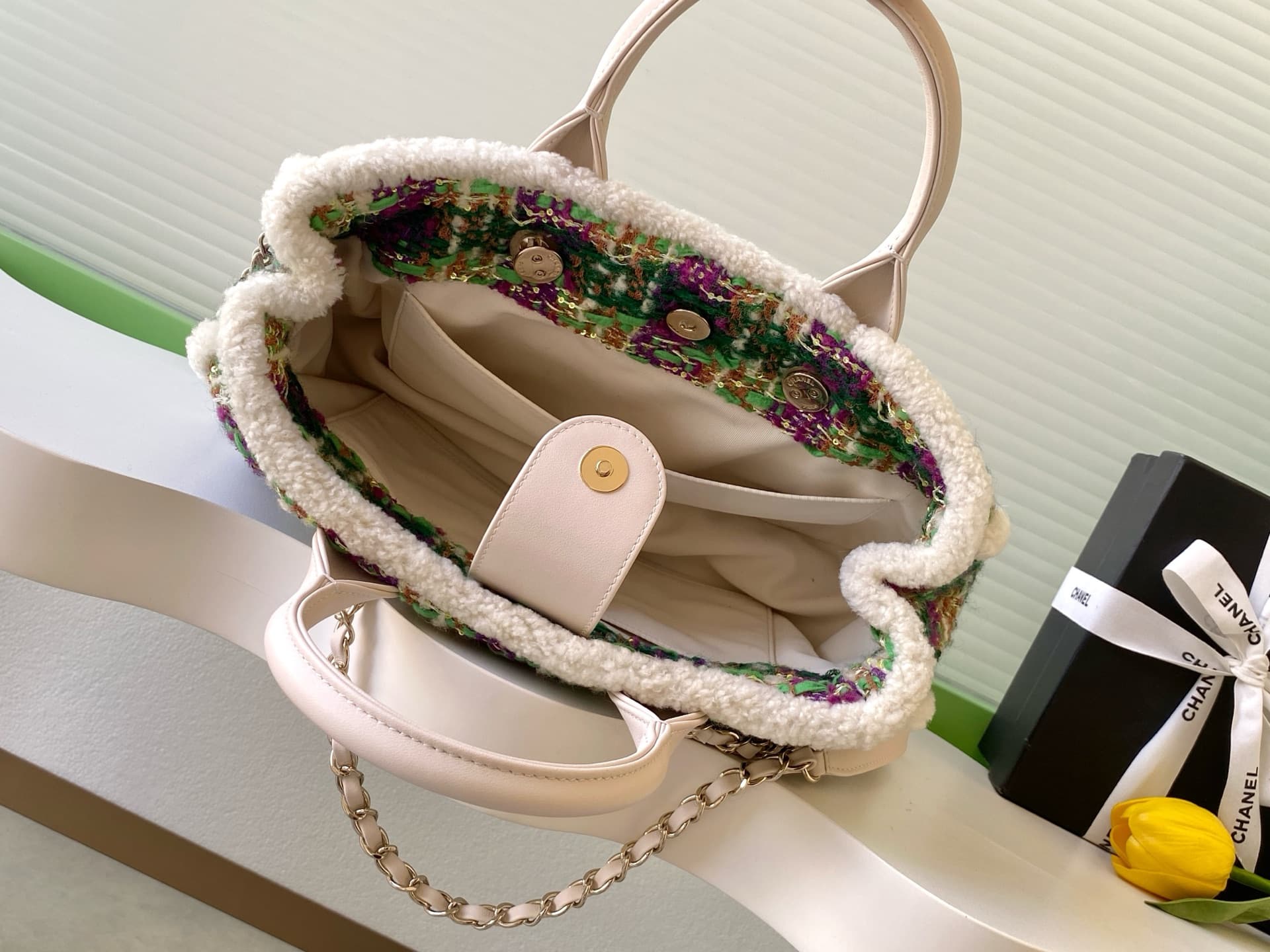 Chanel White Crossbody Bag AS5688