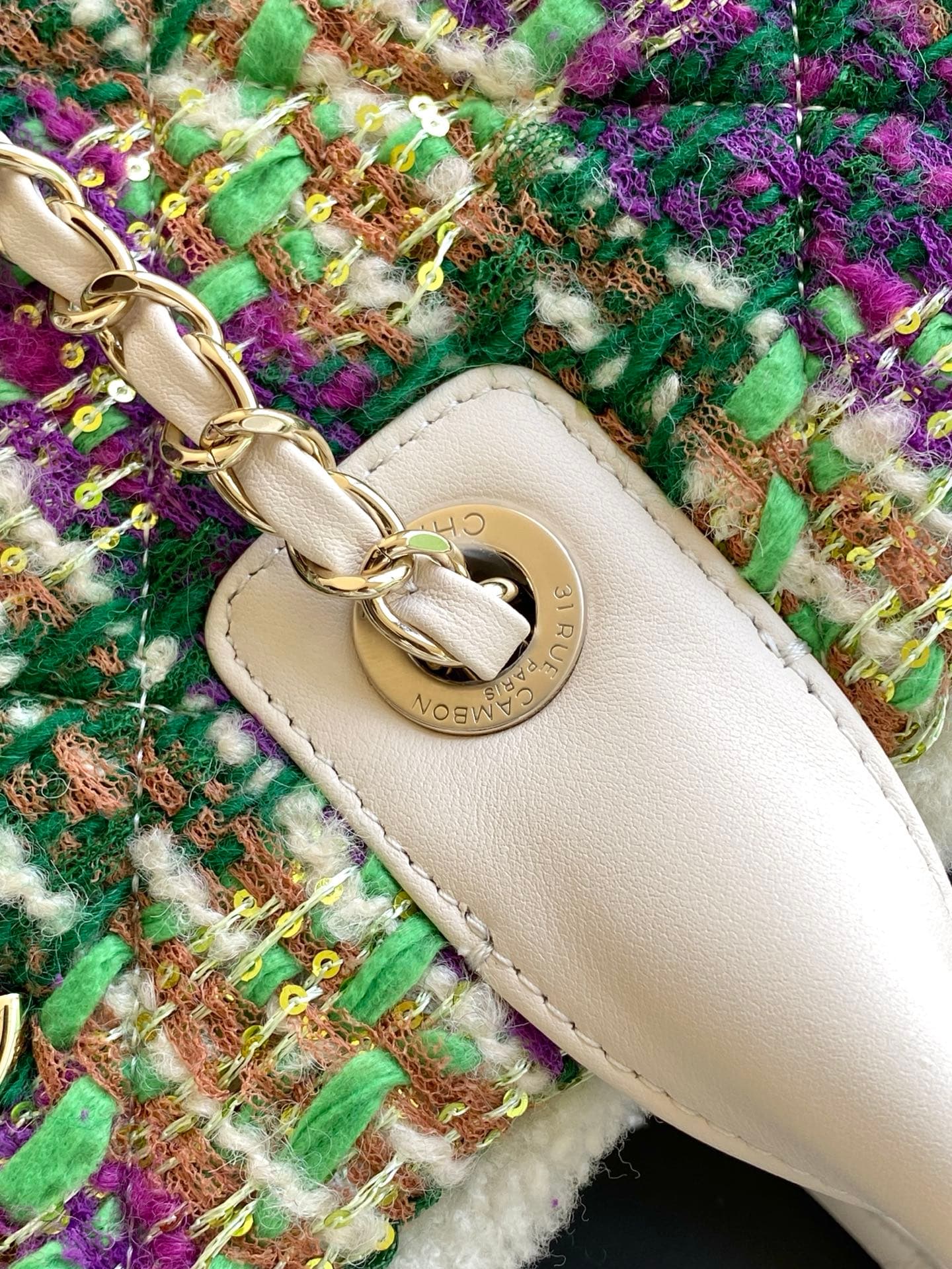 Chanel White Crossbody Bag AS5689