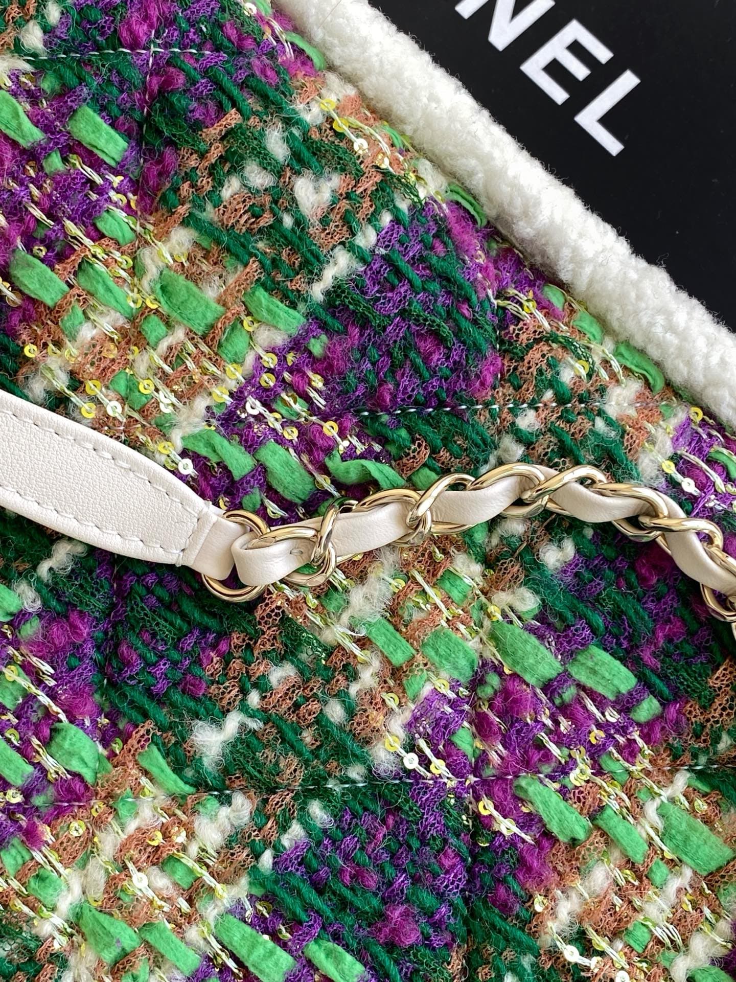 Chanel White Crossbody Bag AS5689