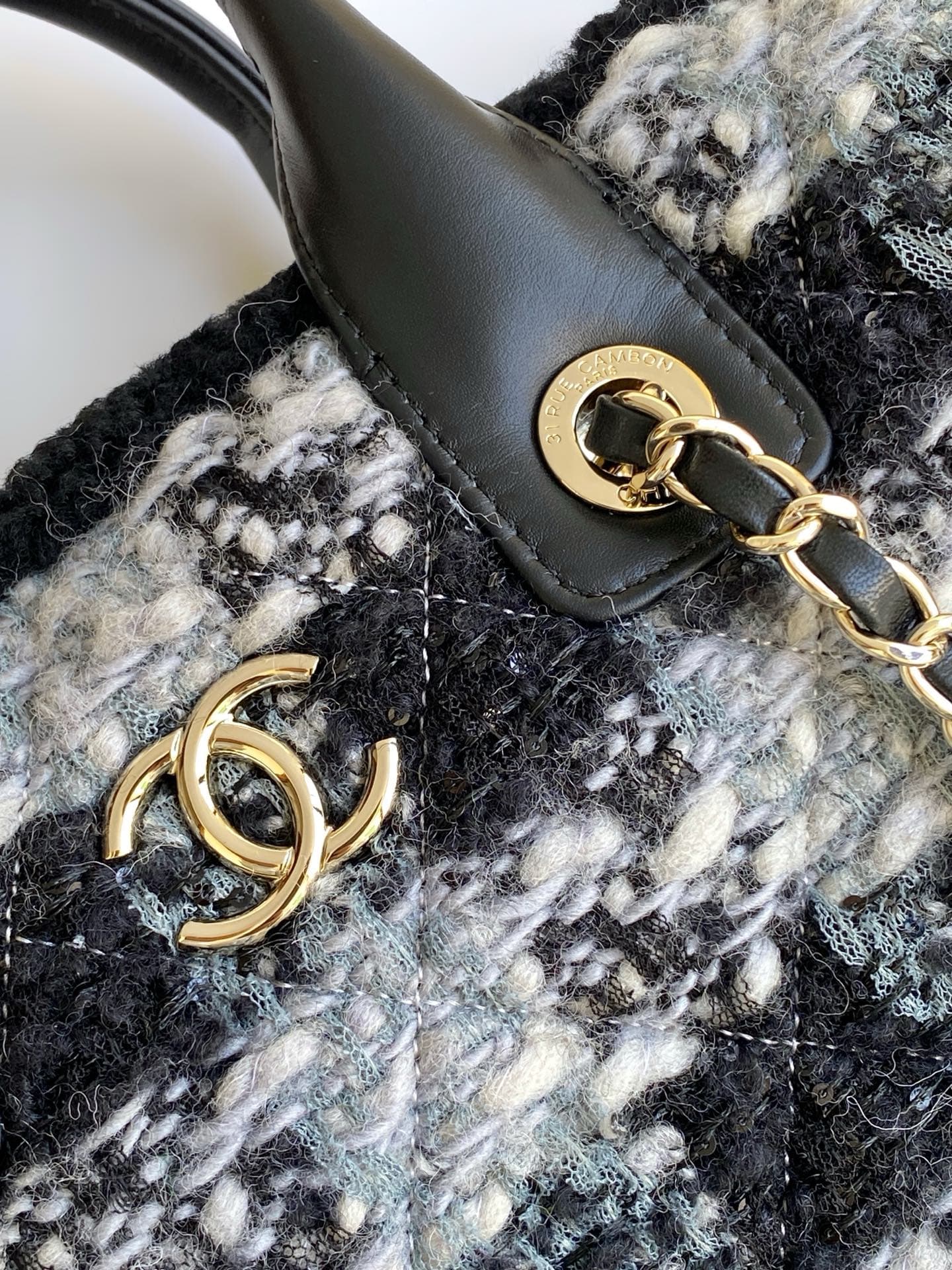 Chanel Black Crossbody Bag AS5688