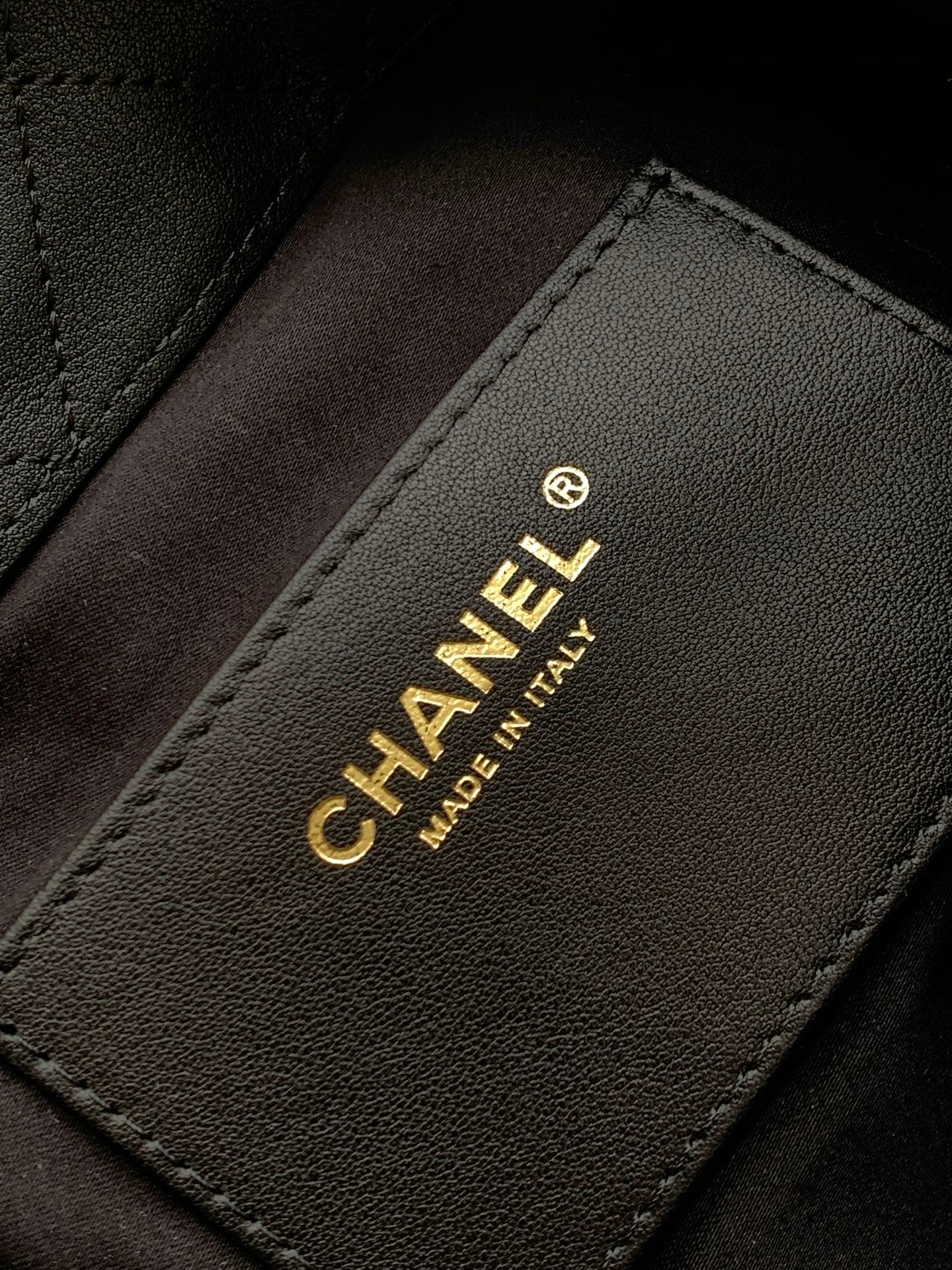 Chanel Gold Crossbody Bag AS5976