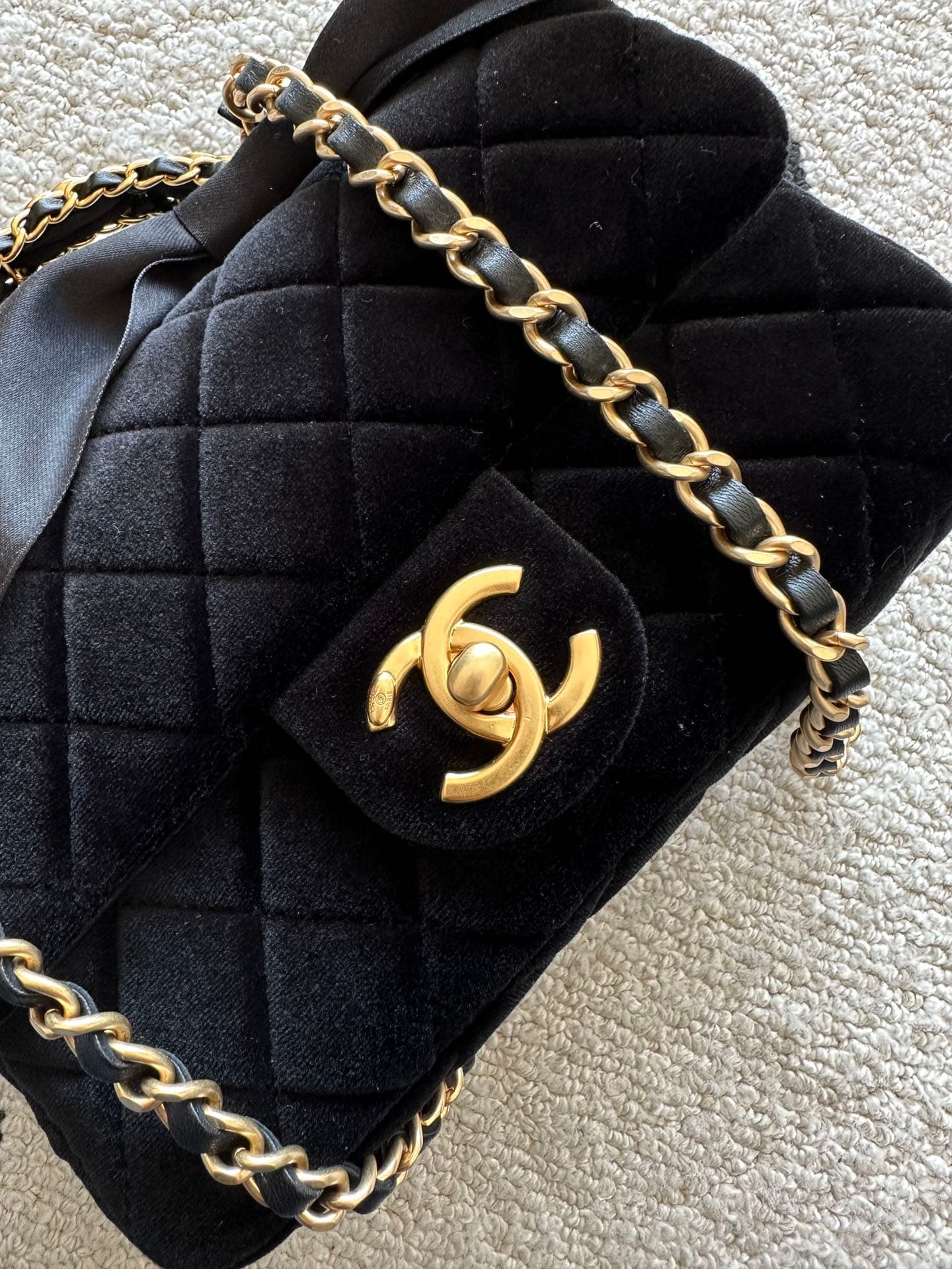 Chanel Gold Product AS5701