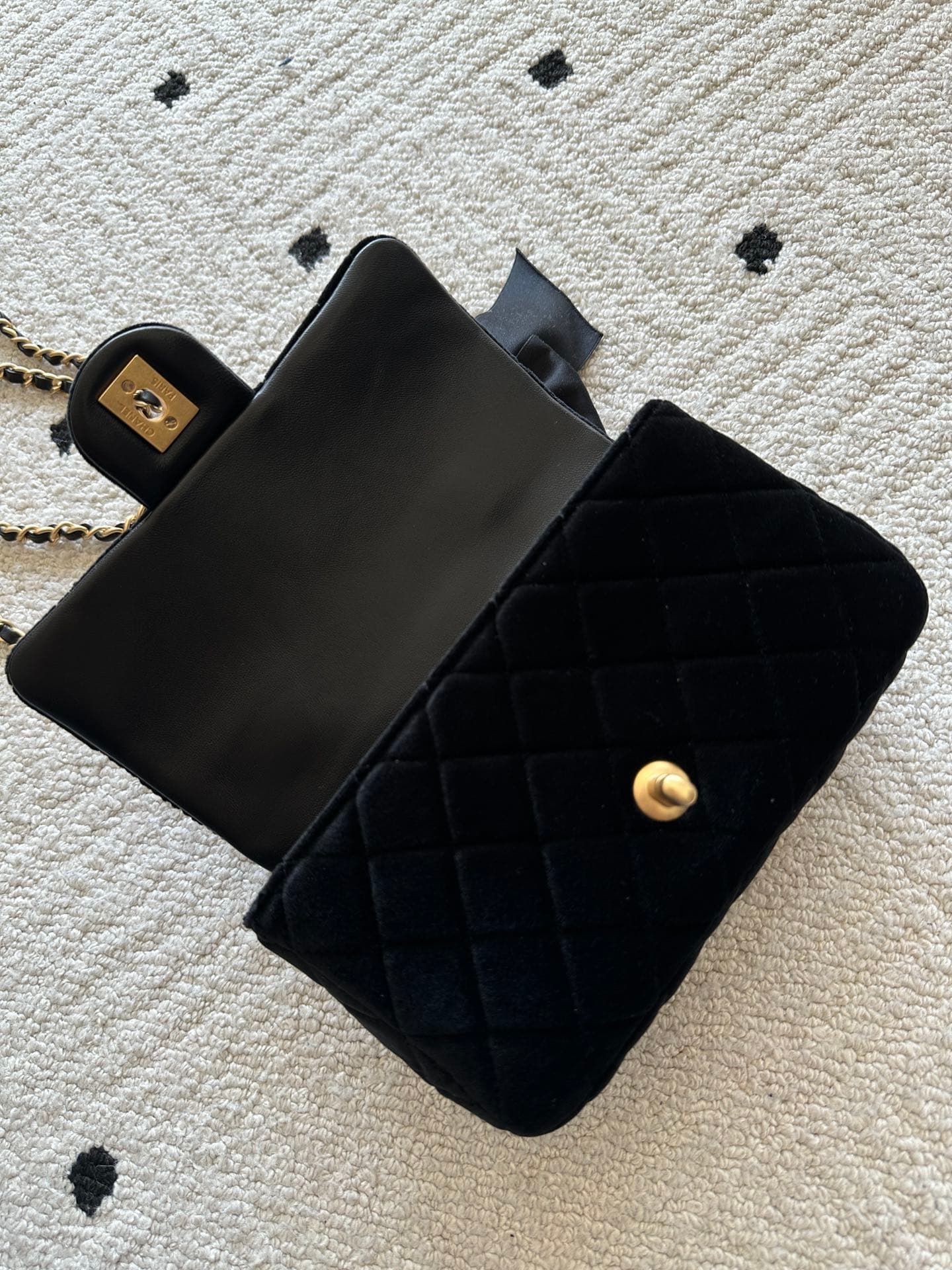 Chanel Gold Product AS5701