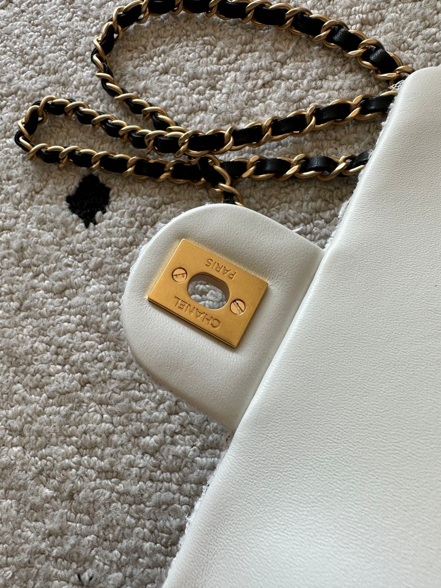 Chanel Gold Product AS5701