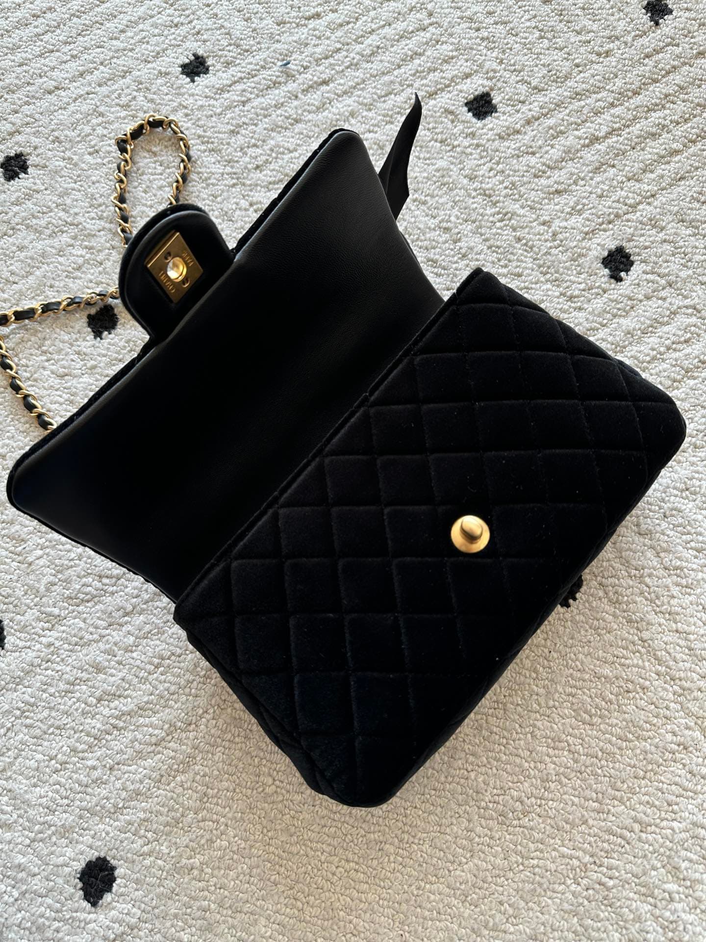 Chanel Gold Product AS5702