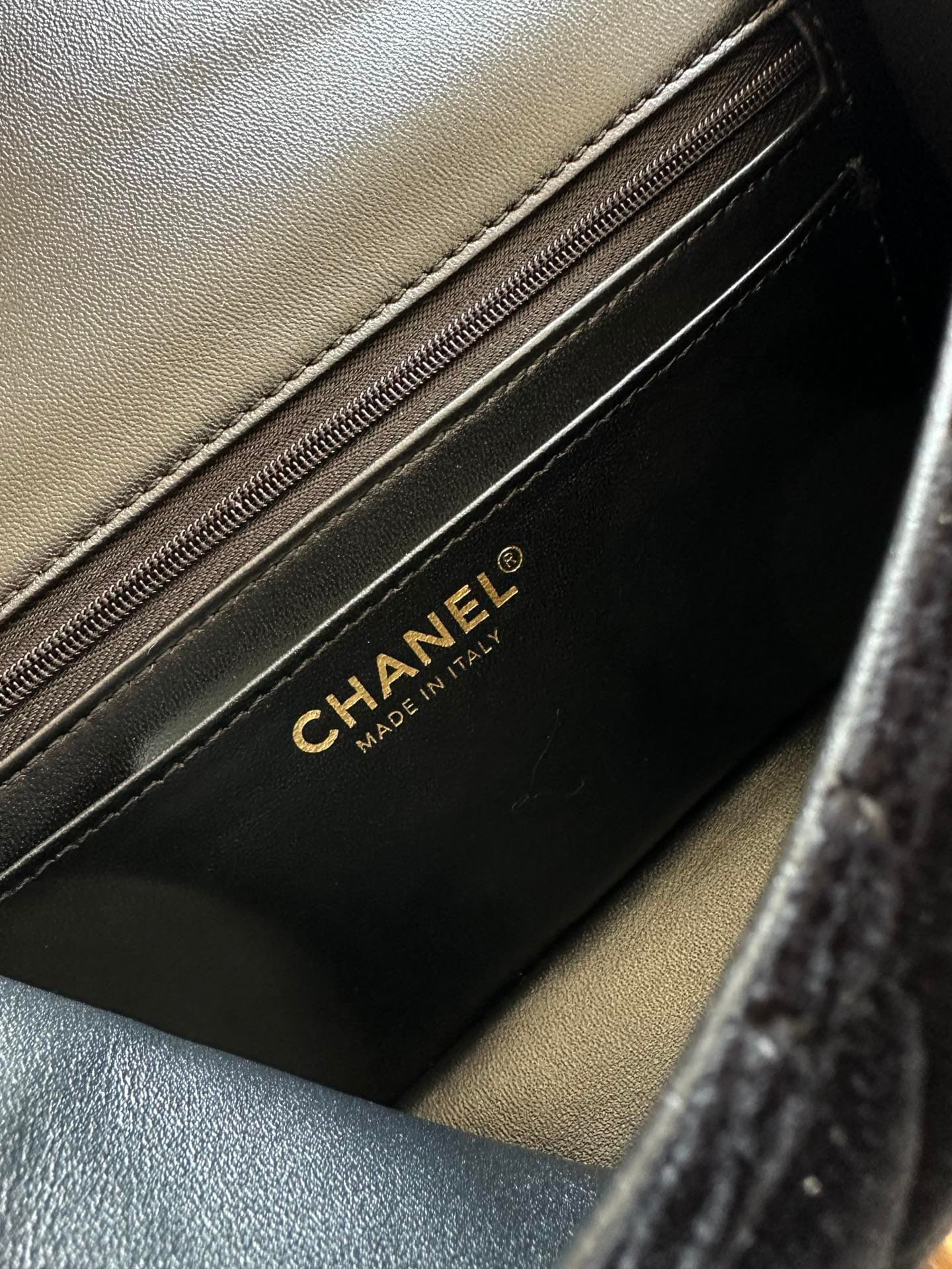 Chanel Gold Product AS5702