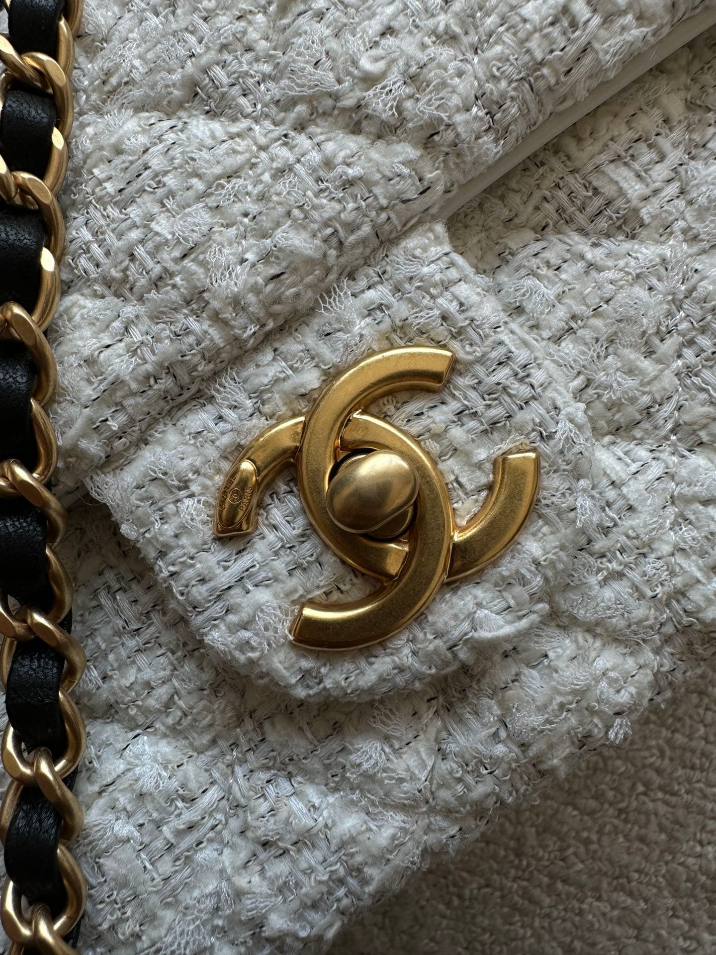 Chanel Gold Product AS5702