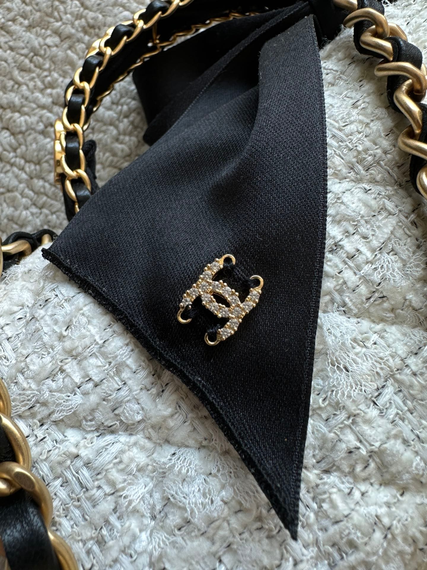 Chanel Gold Product AS5702