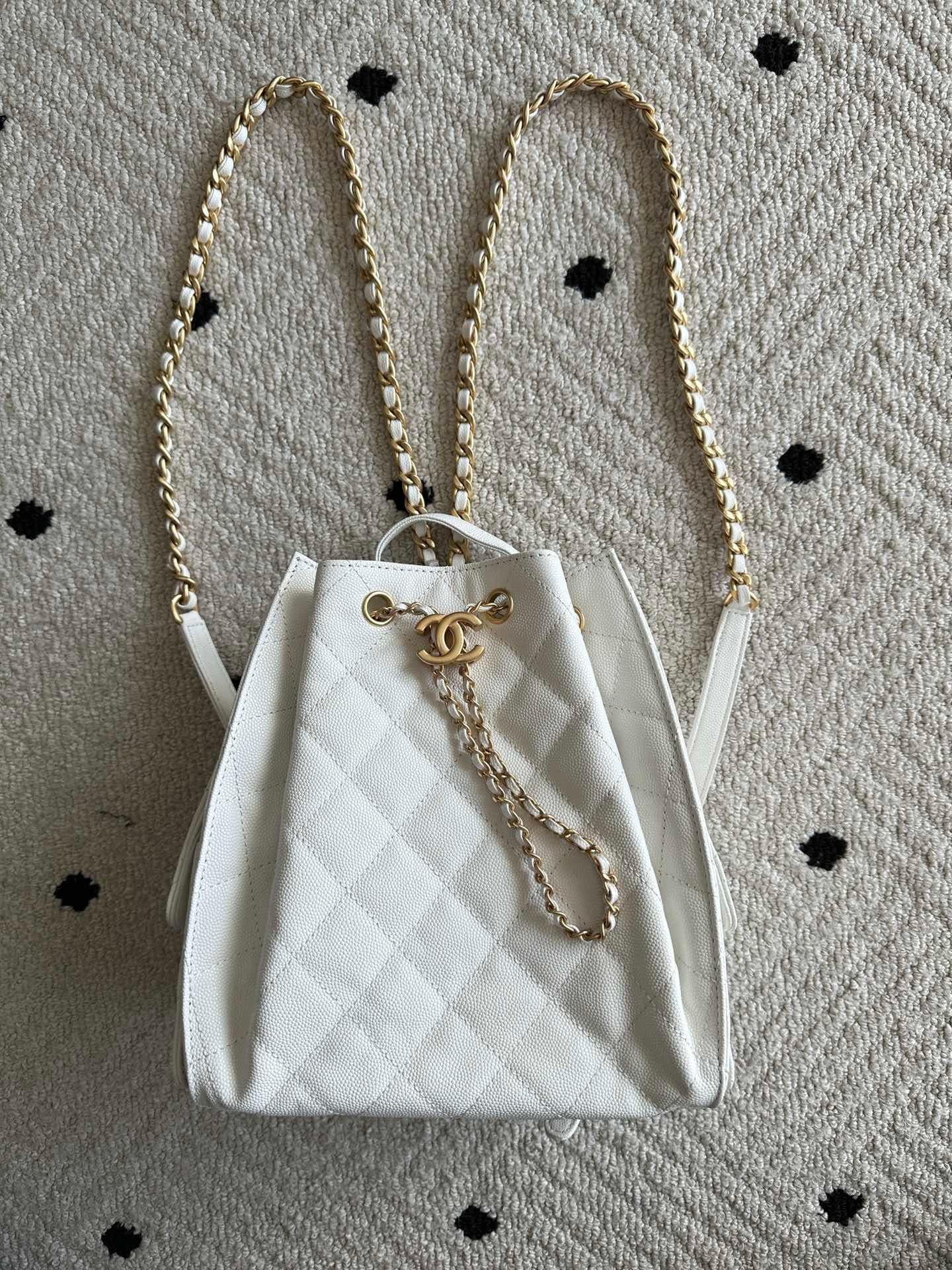 Chanel Gold Accessory AS5600