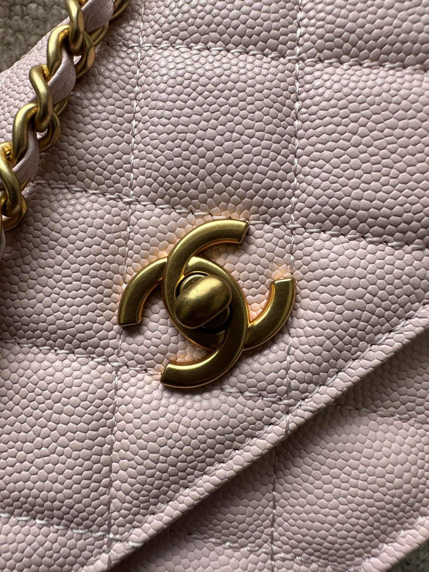 Chanel Gold Product 4798