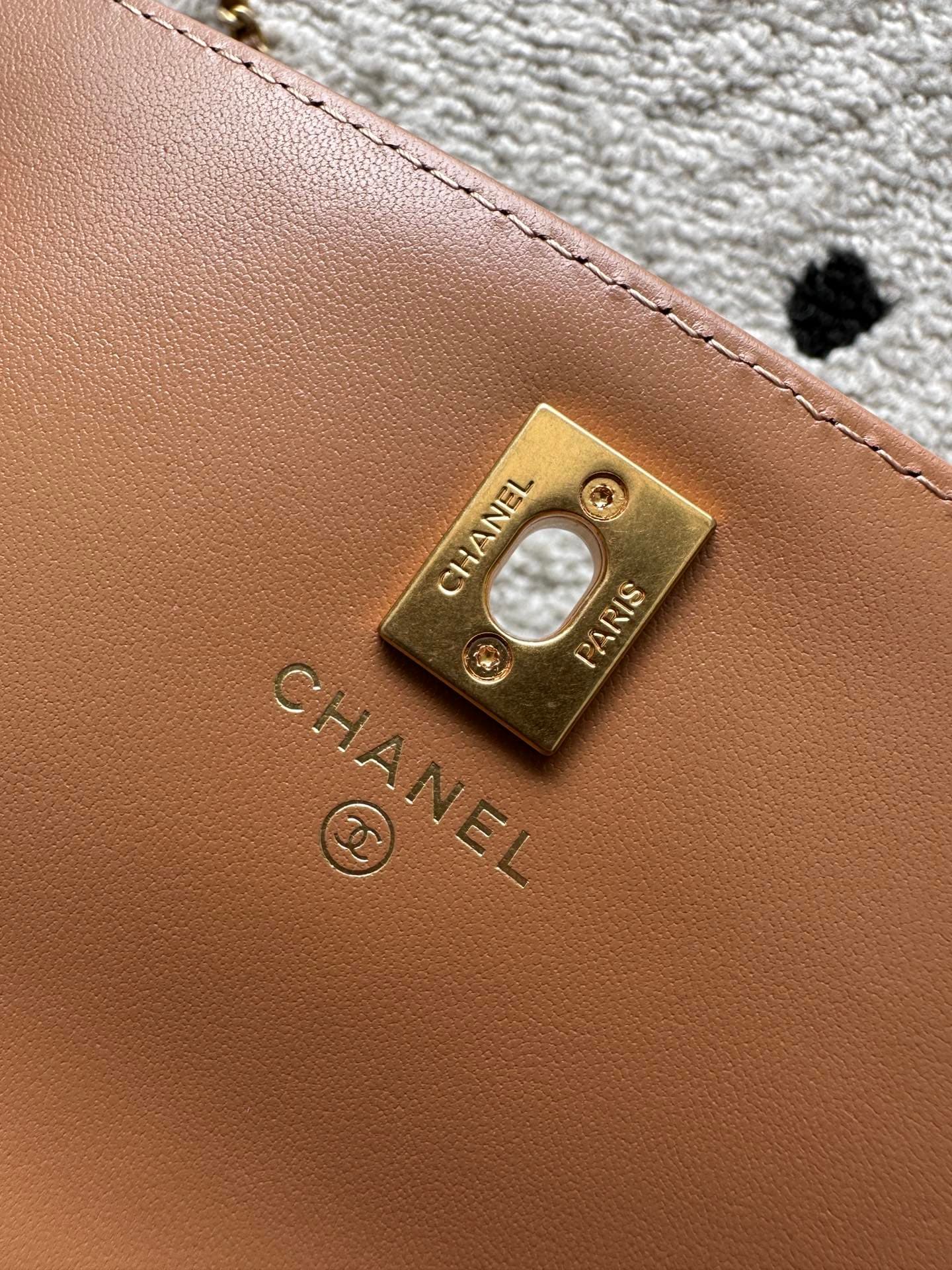Chanel Gold Product 4798