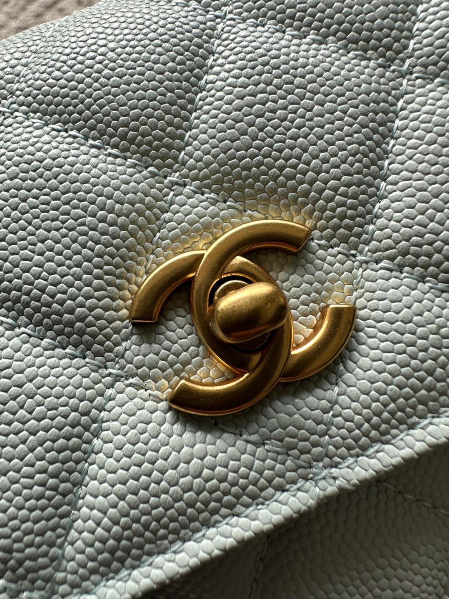 Chanel Gold Product 4798