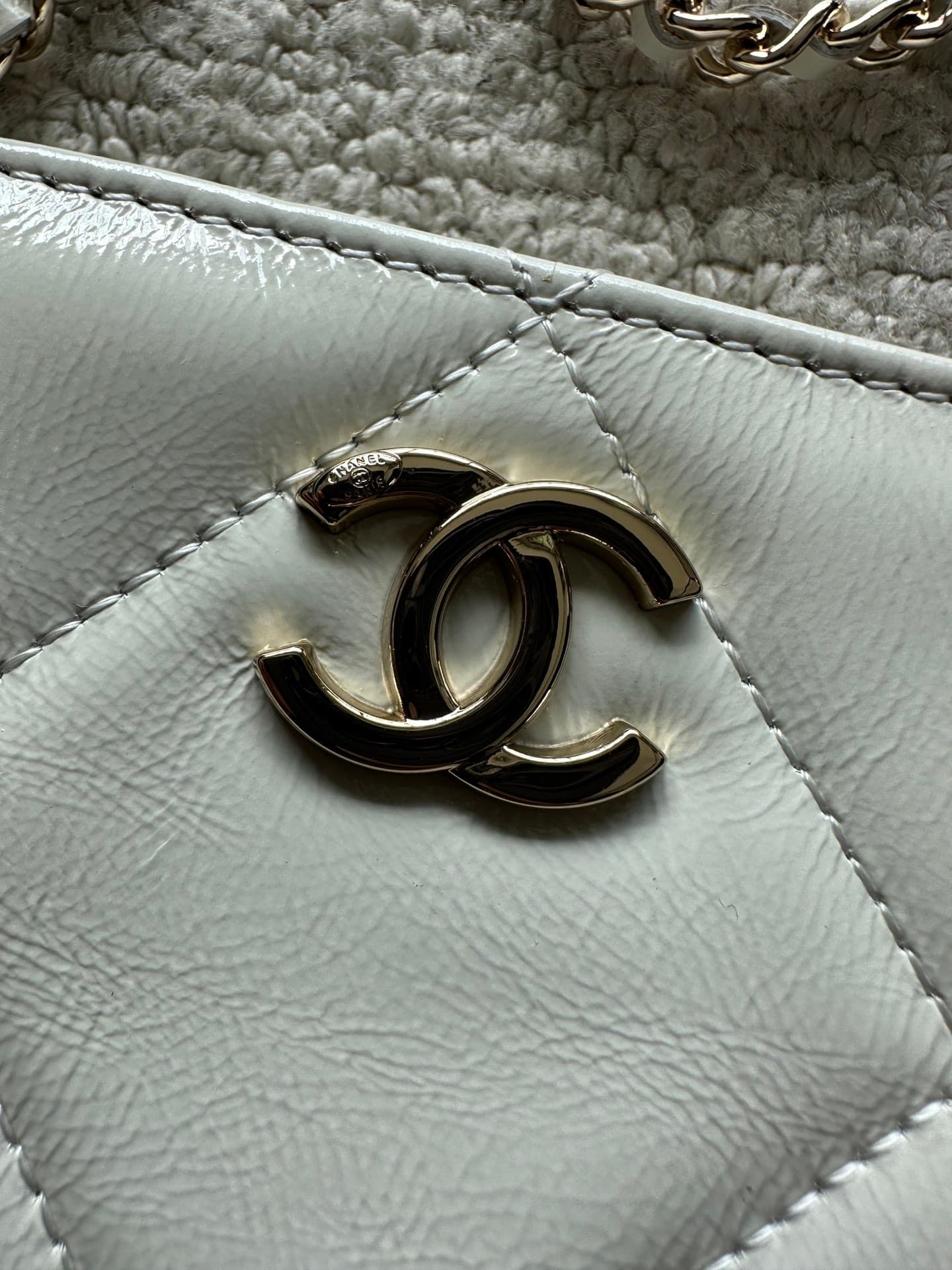 Chanel White Product AP4777