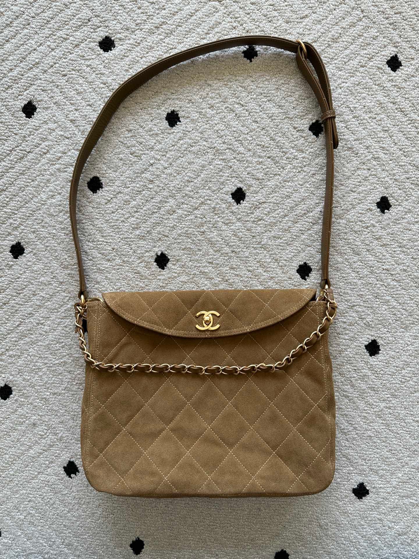 Chanel Gold Accessory AS5886