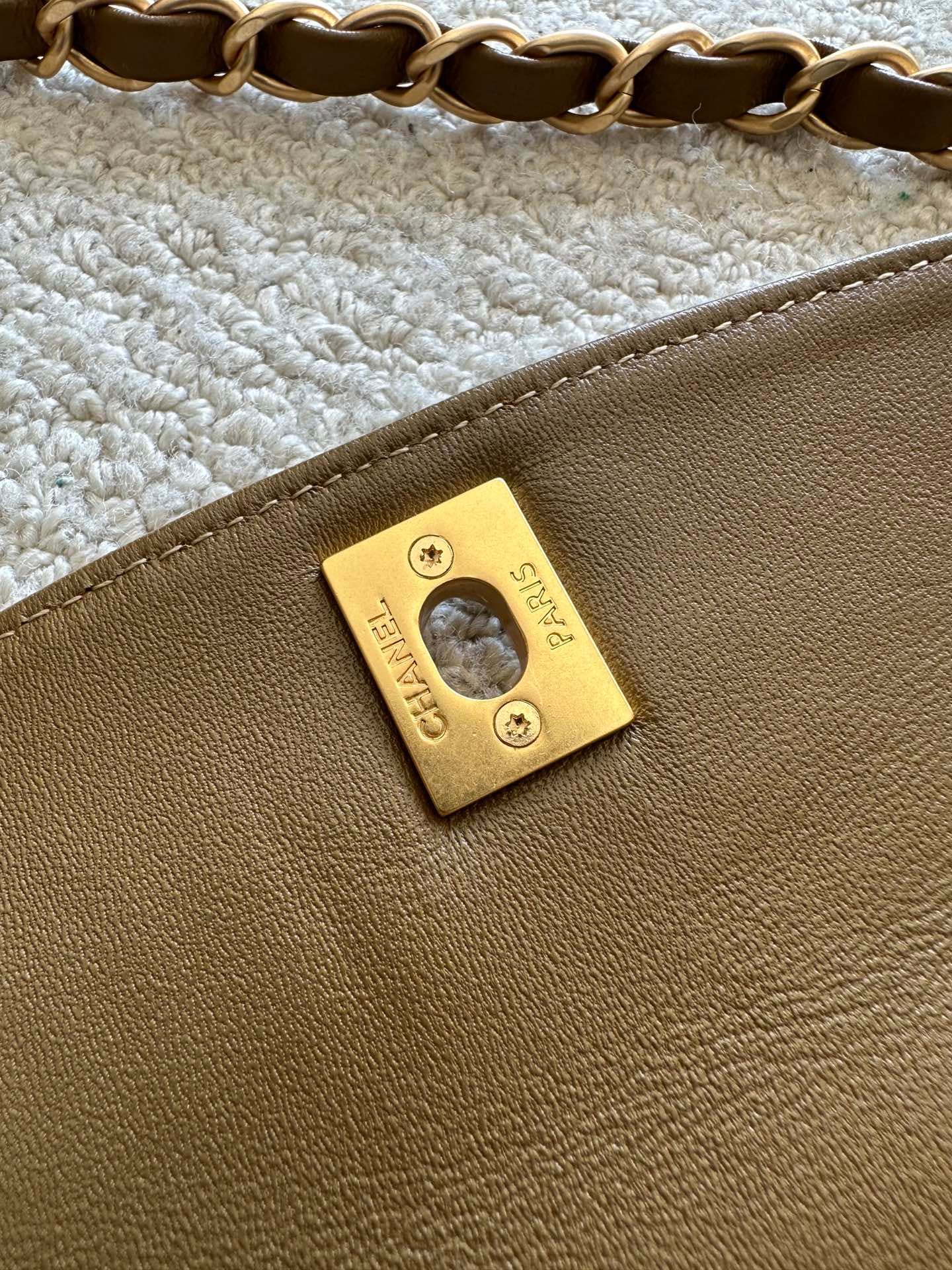 Chanel Gold Product AS5886