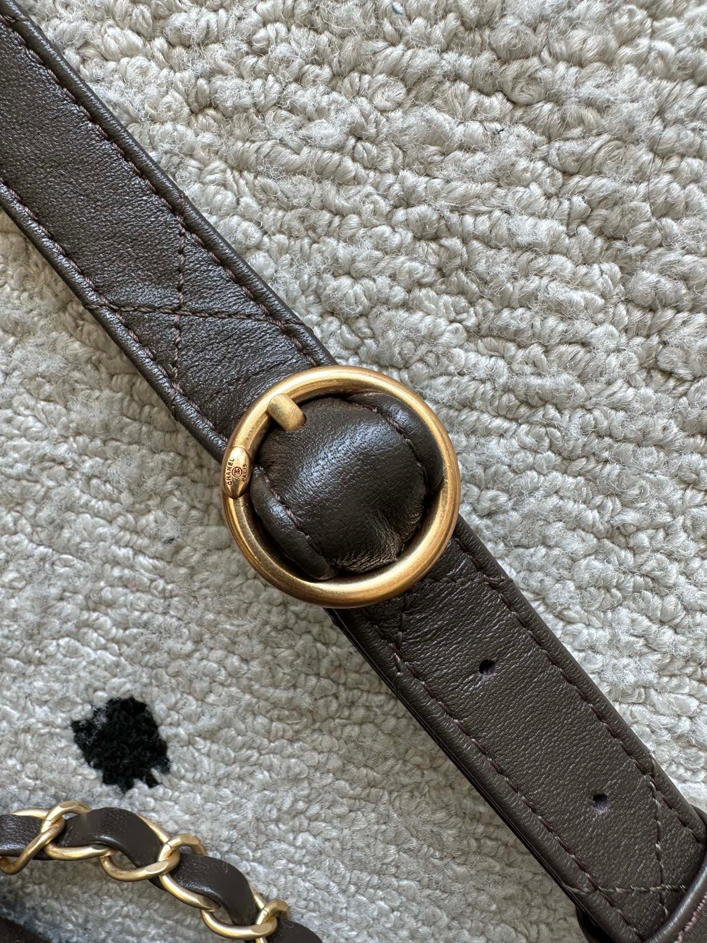 Chanel Gold Product AS5886