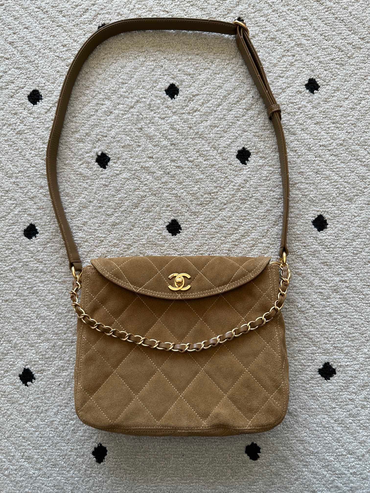 Chanel Gold Accessory AS5885