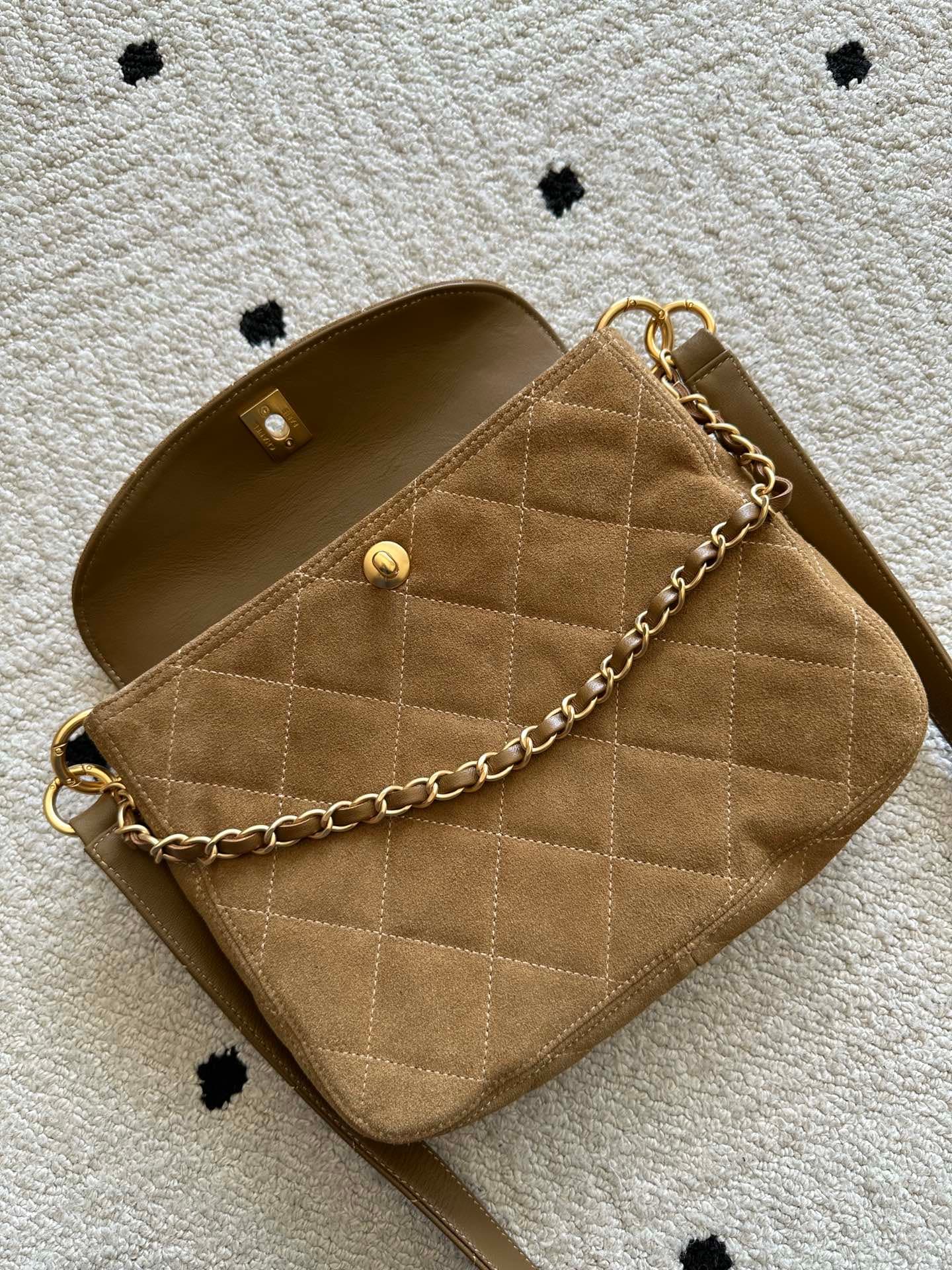 Chanel Gold Product AS5885