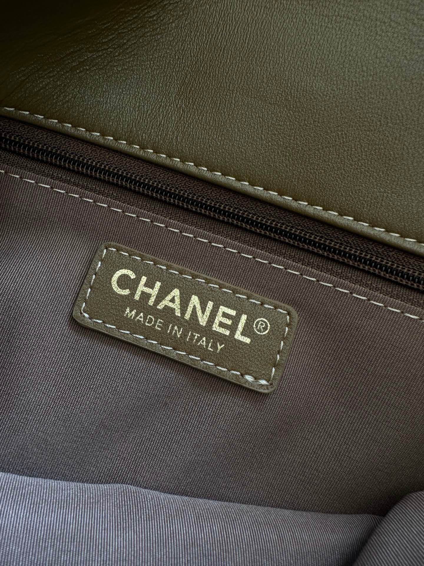 Chanel Gold Product AS5885