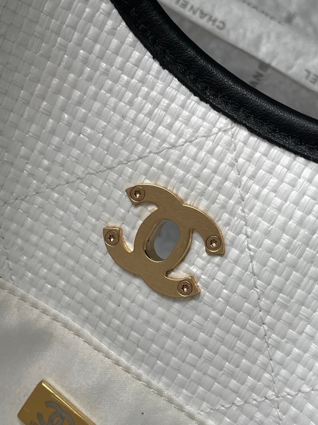 Chanel Tote Bag AS6015