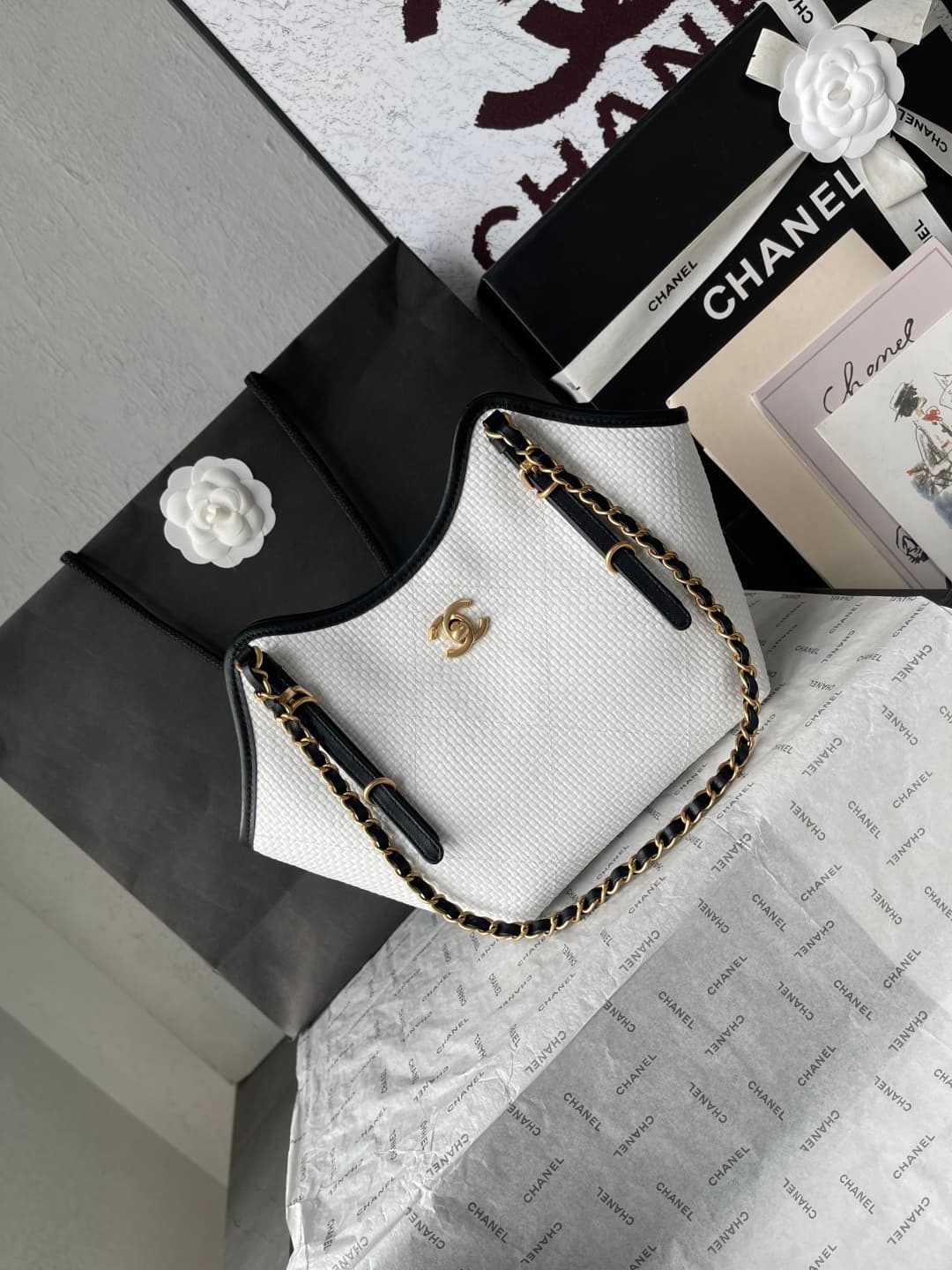 Chanel Tote Bag AS6015