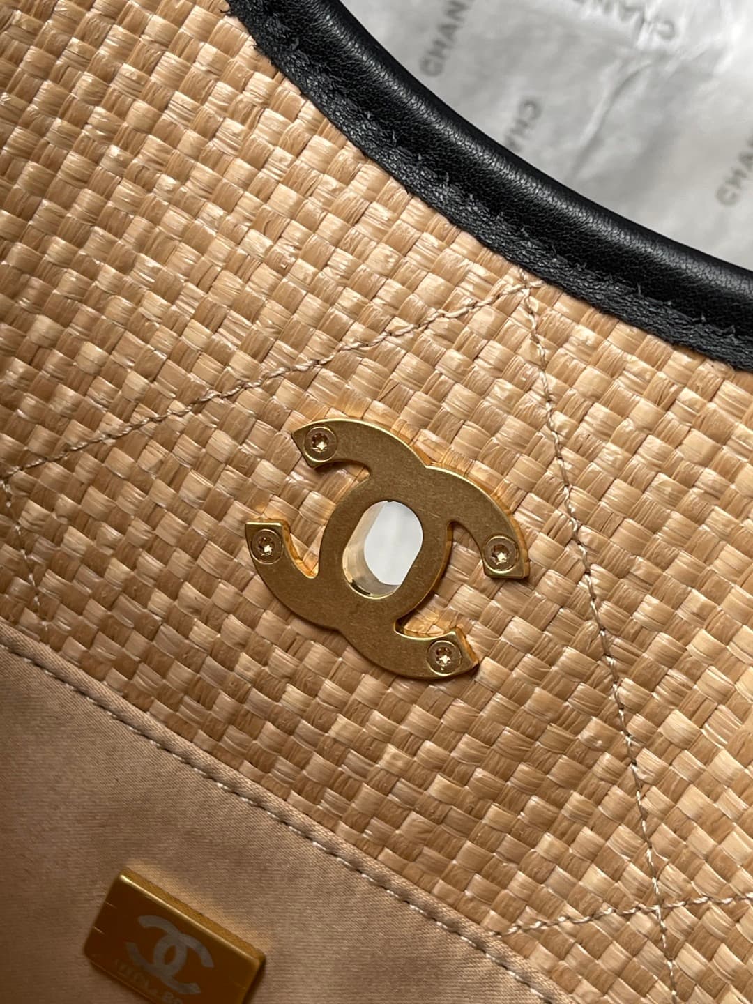 Chanel Tote Bag AS6015