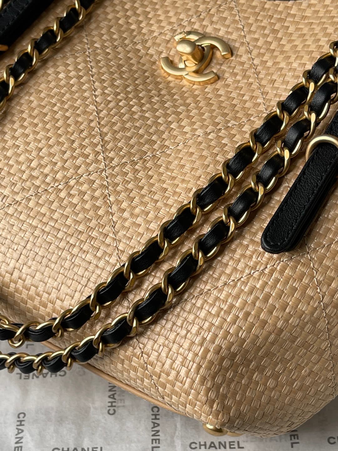 Chanel Tote Bag AS6015