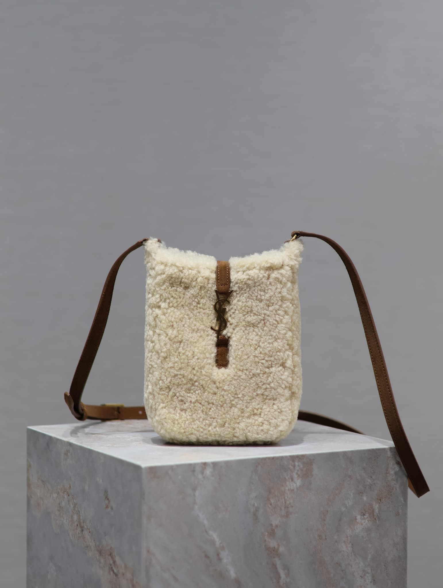 Saint Laurent Cream Bag 735214