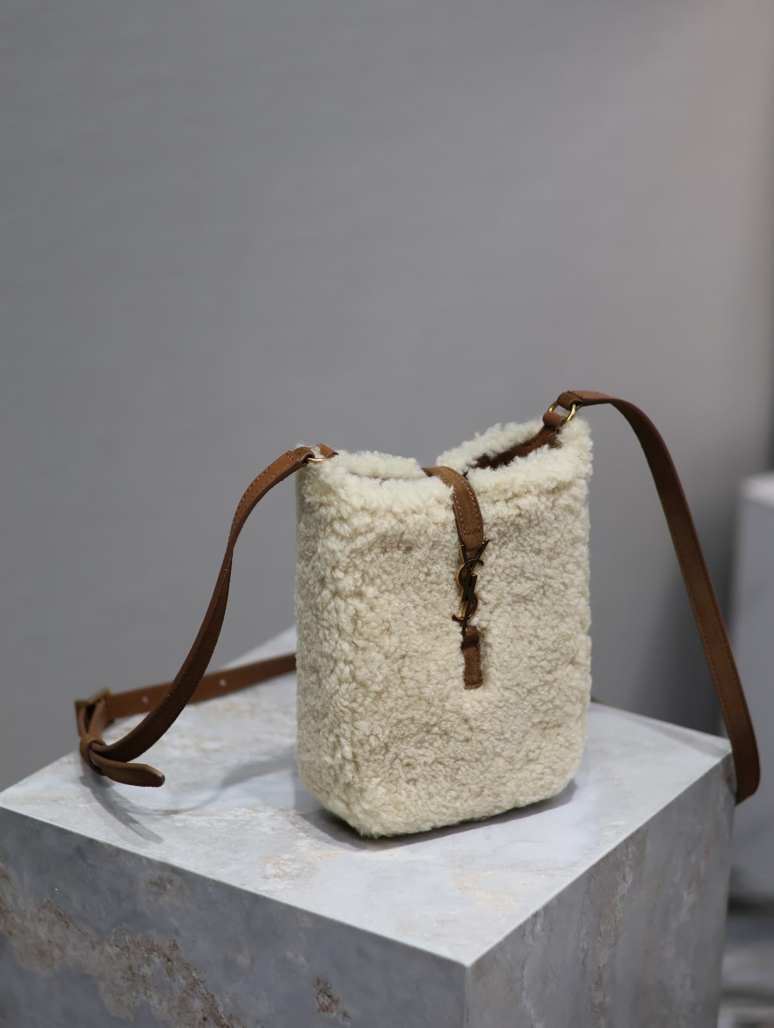 Saint Laurent Cream Bag 735214
