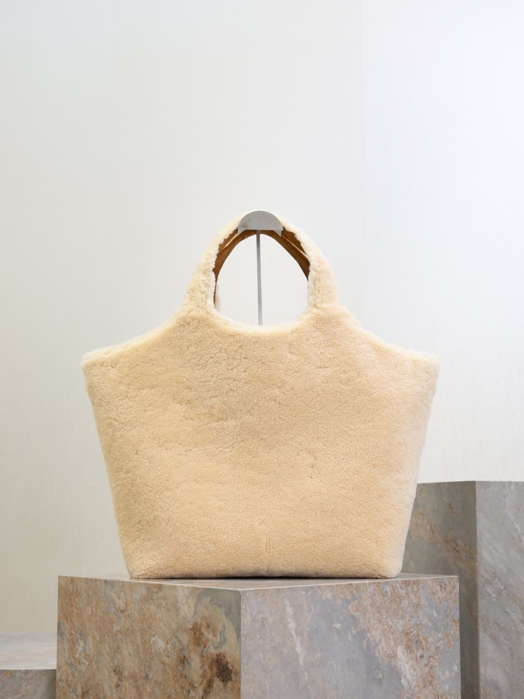 Saint Laurent Cream Large Bag 698651