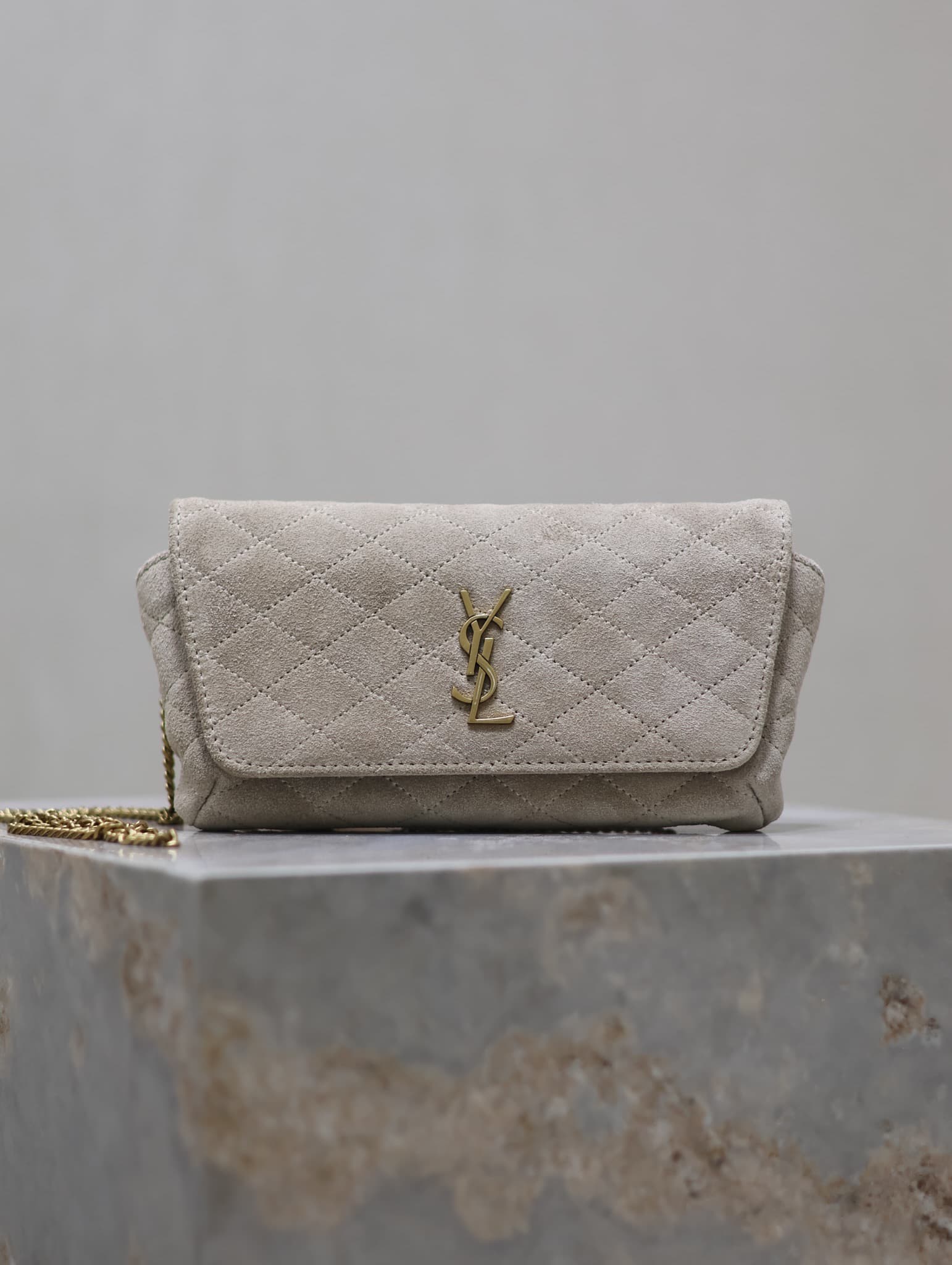 Saint Laurent Gold Pouch 742579