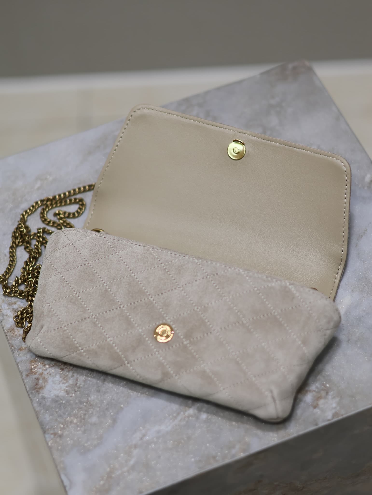 Saint Laurent Gold Pouch 742579