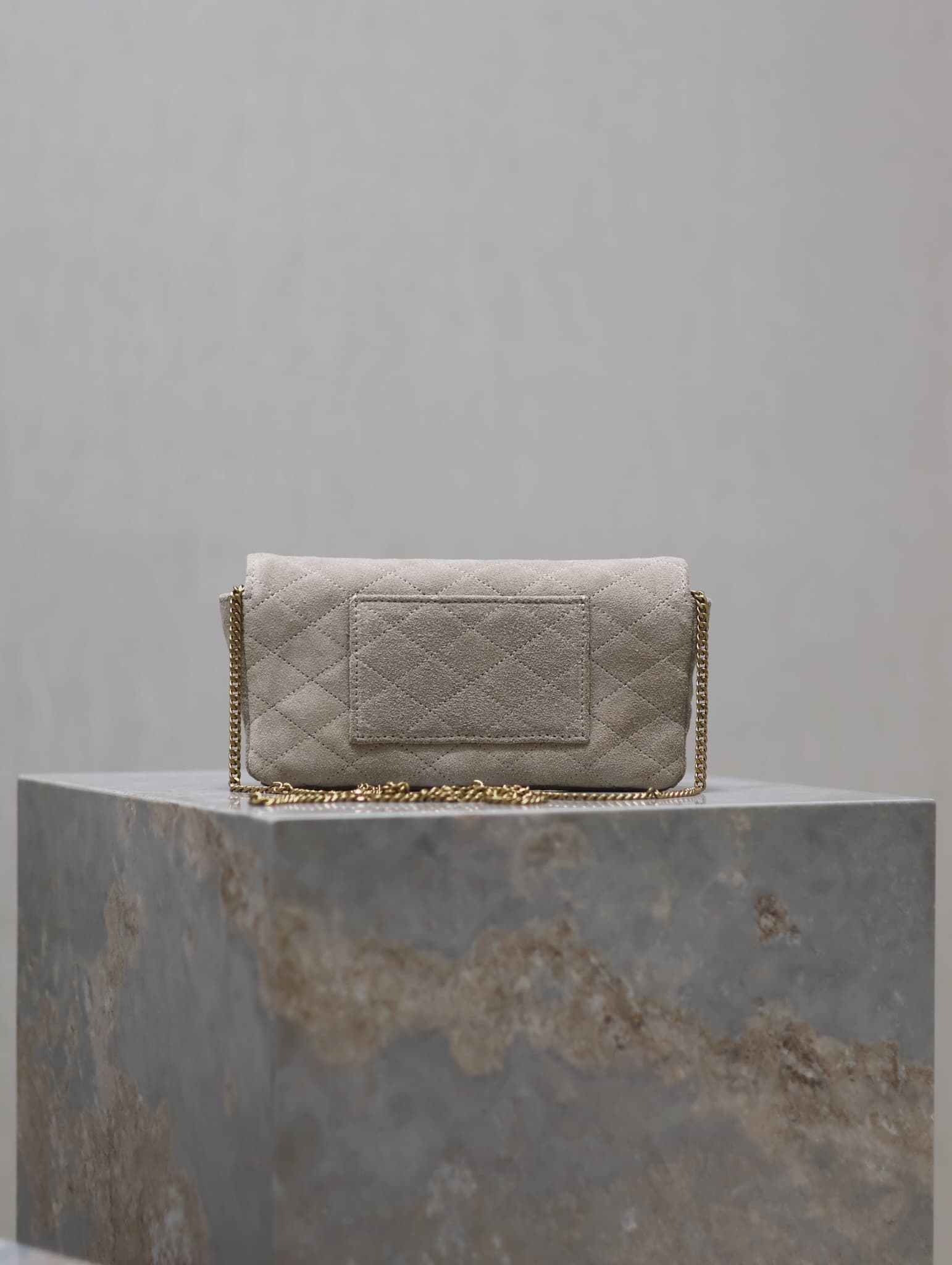 Saint Laurent Gold Pouch 742579
