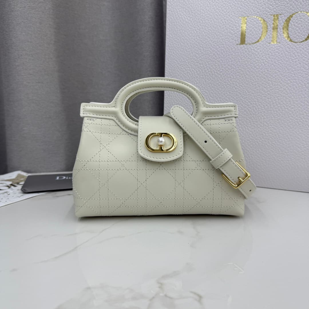 Dior White Bag S3123