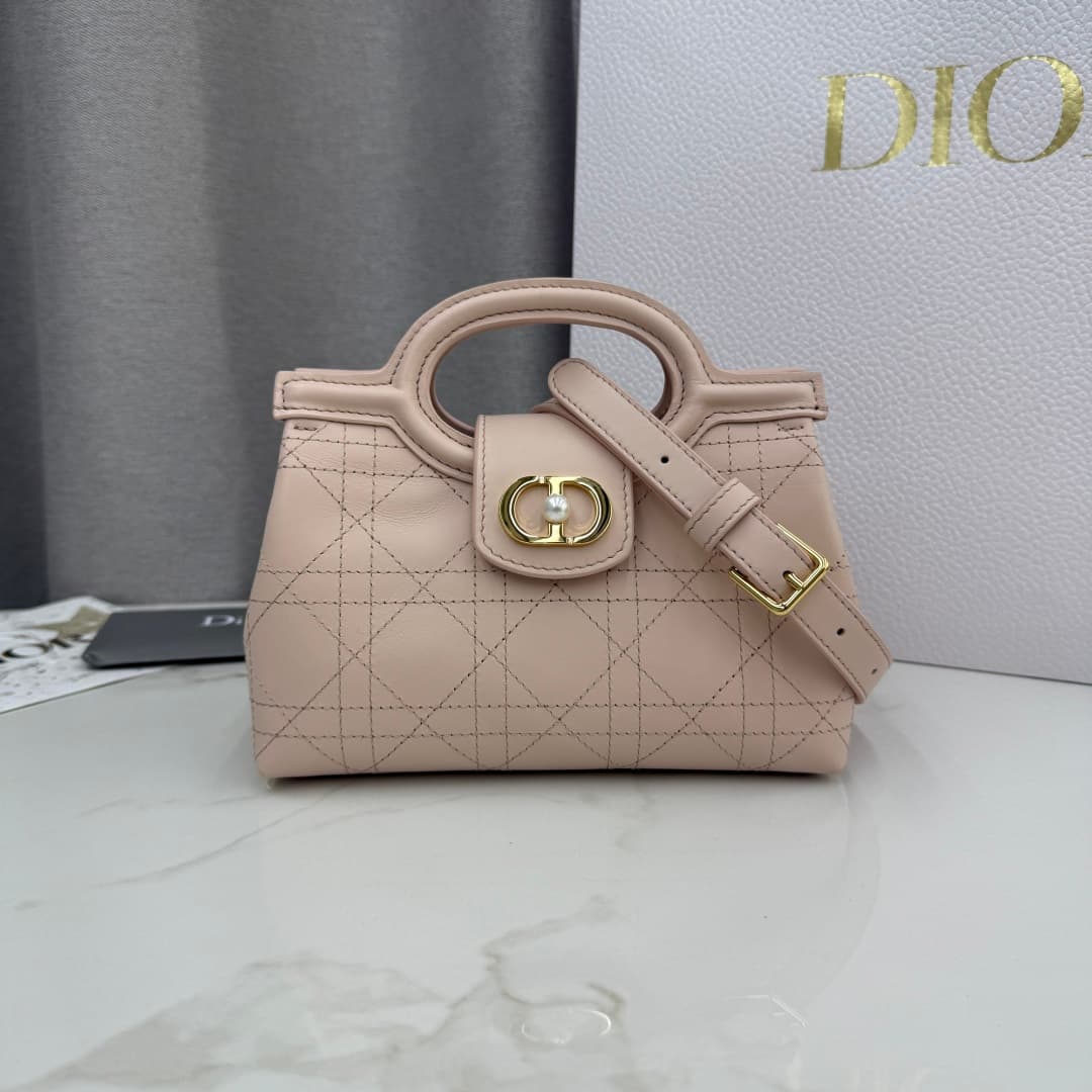 Dior White Bag S3123