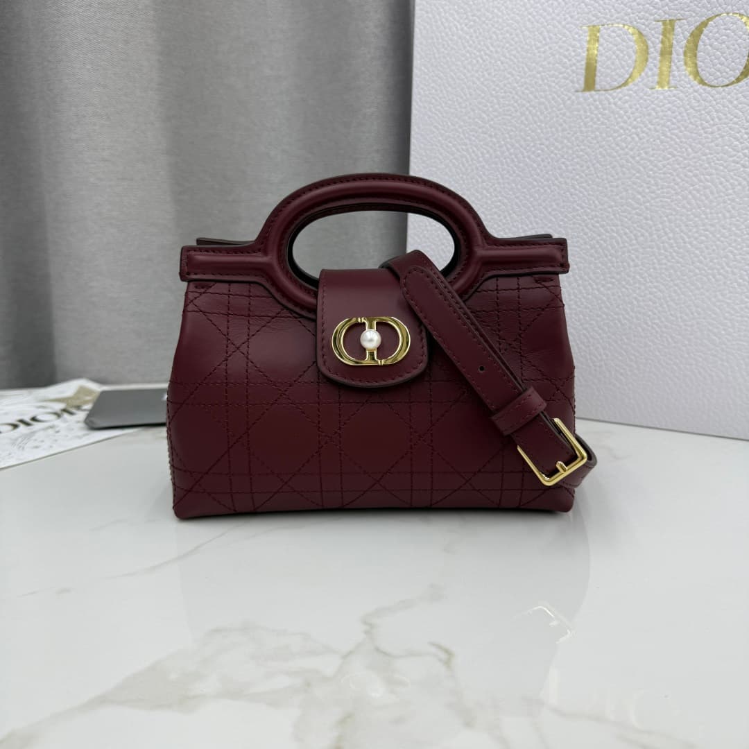 Dior White Bag S3123
