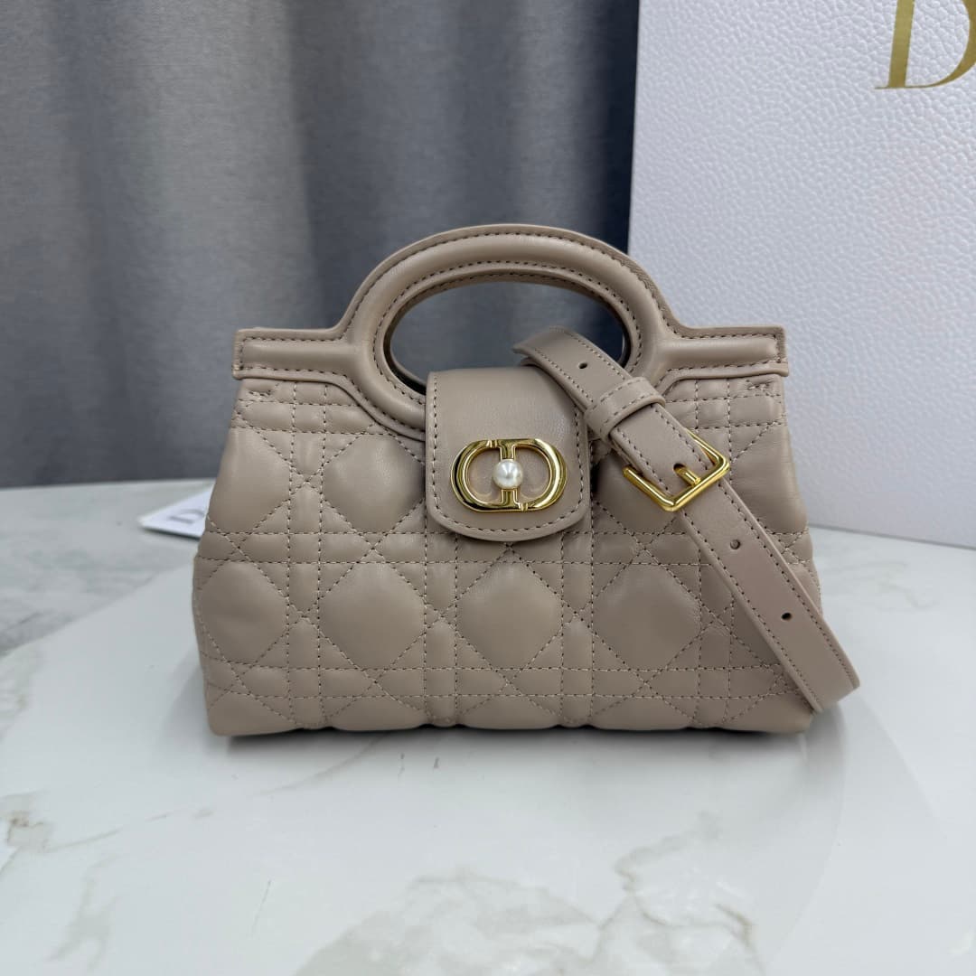 Dior White Bag S3123