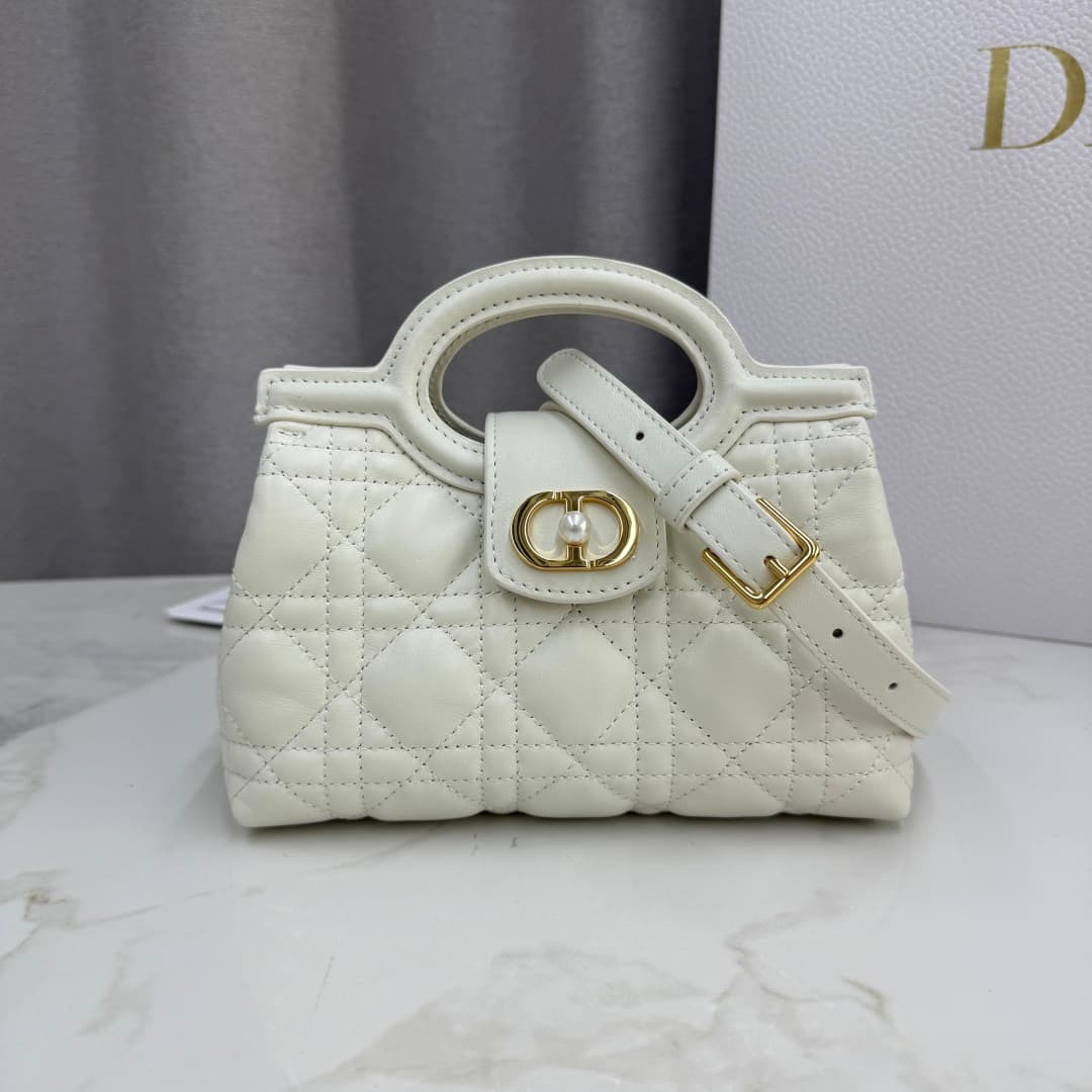 Dior White Bag S3123