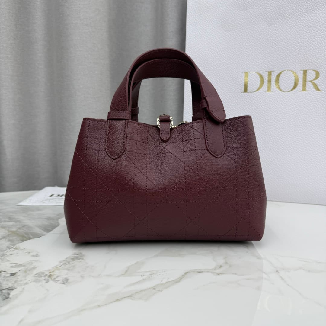 Dior Red Small Product M2822