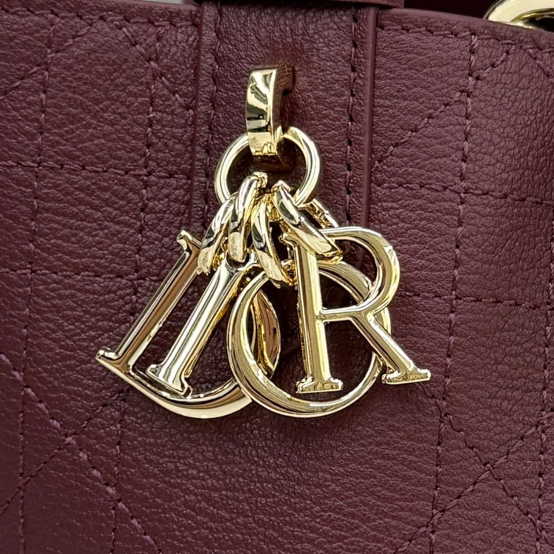 Dior Red Small Product M2822