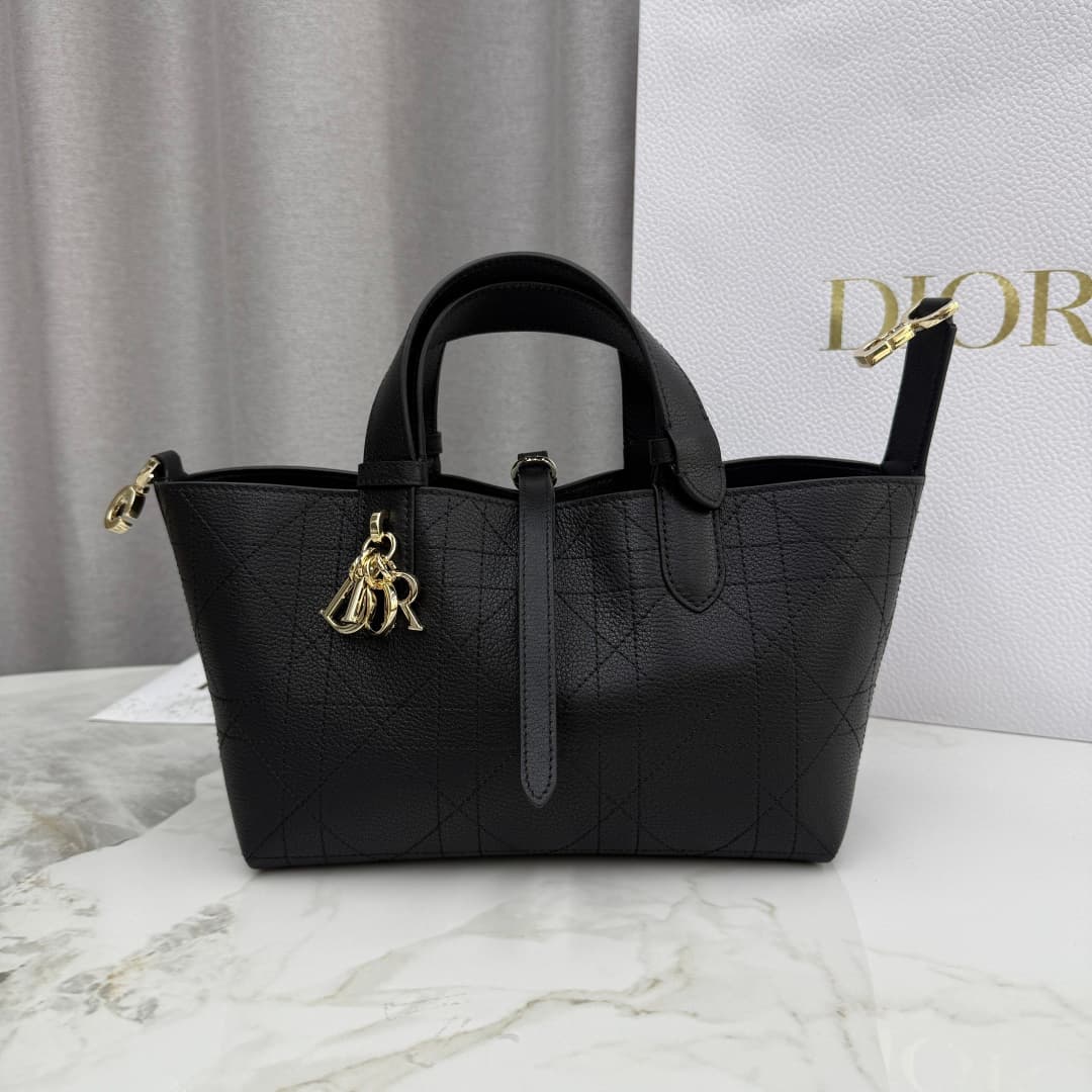 Dior Black Bag M2822