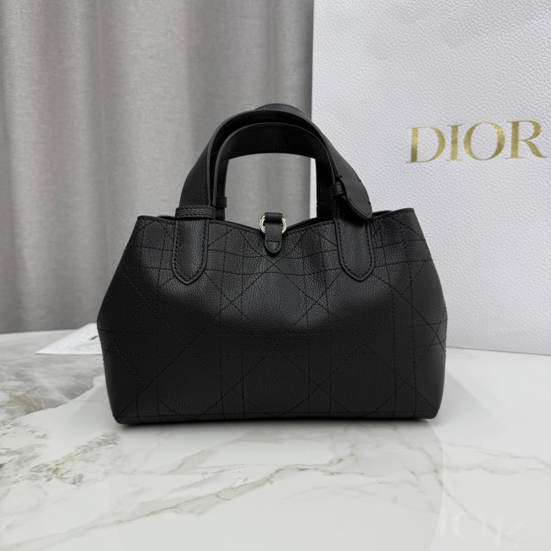 Dior Black Small Product M2822