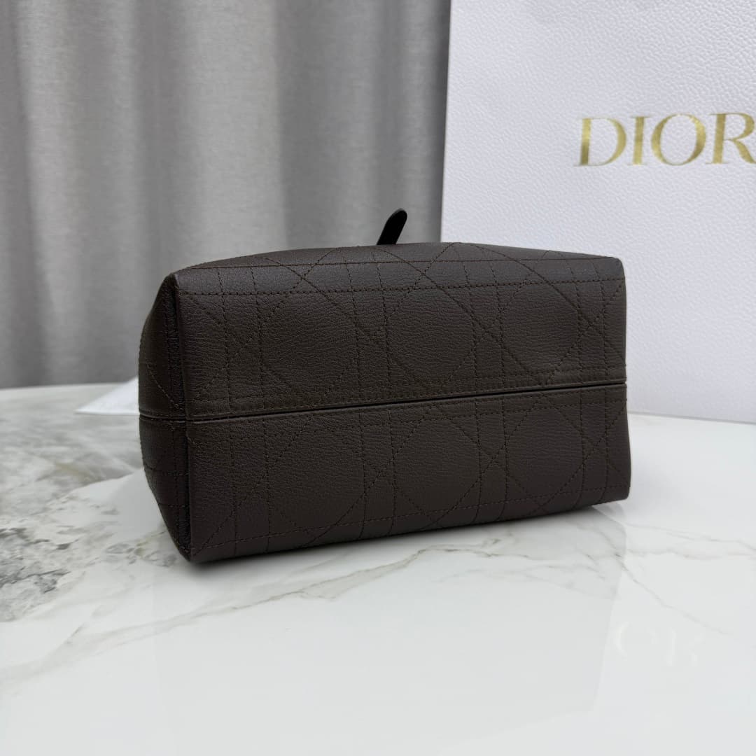 Dior Brown Small Product M2822