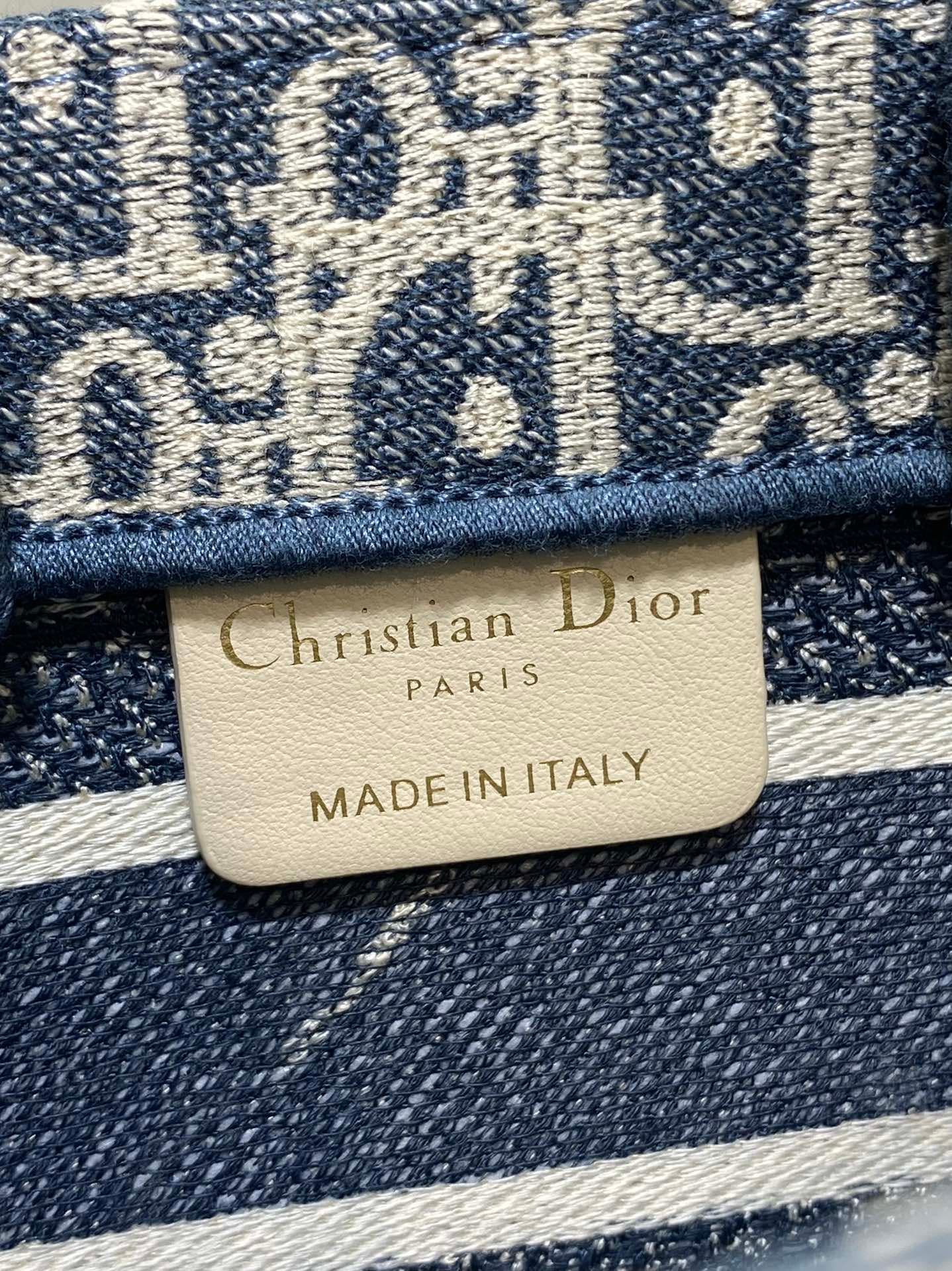 Dior White Mini Tote Bag 9024