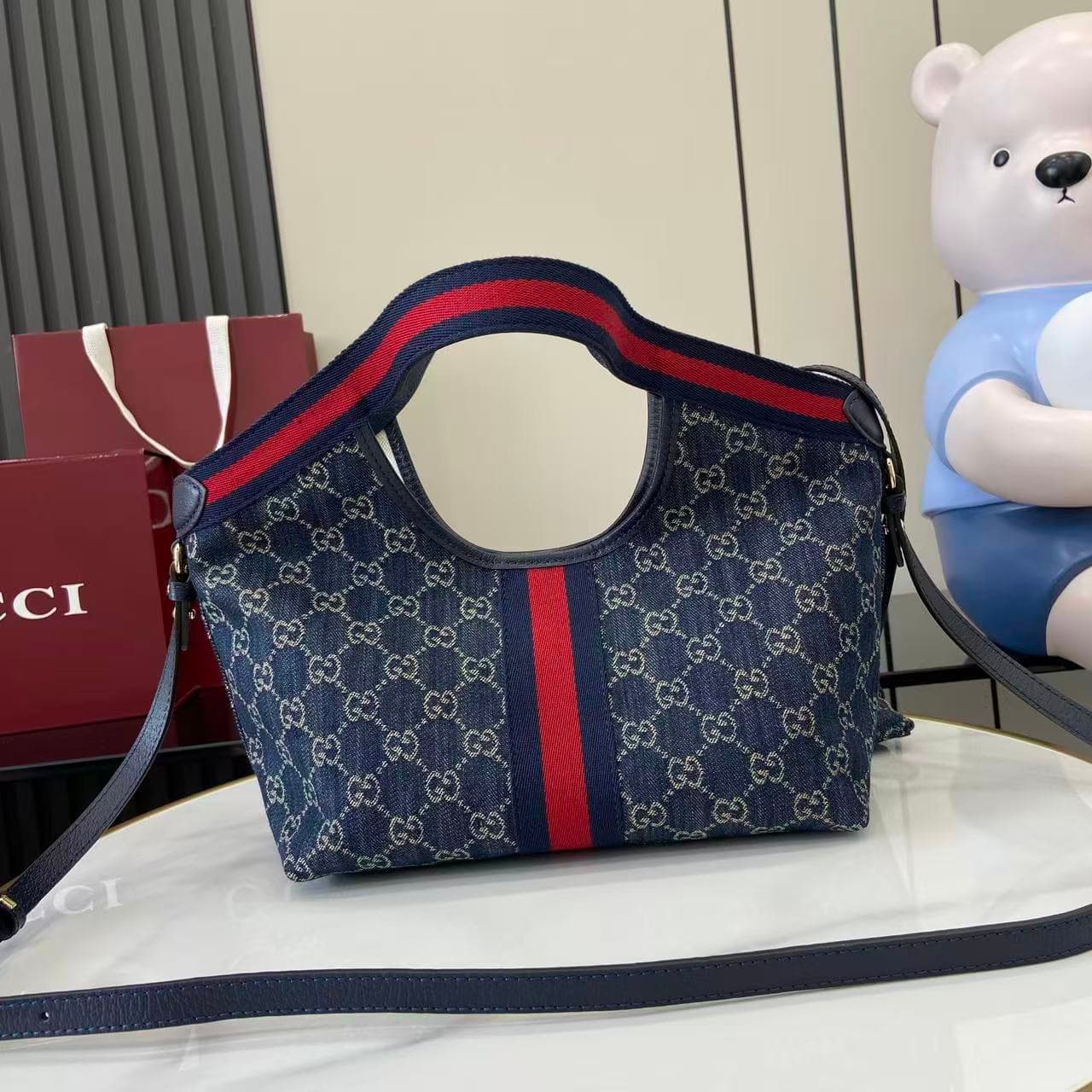 Gucci Small Tote Bag 860845