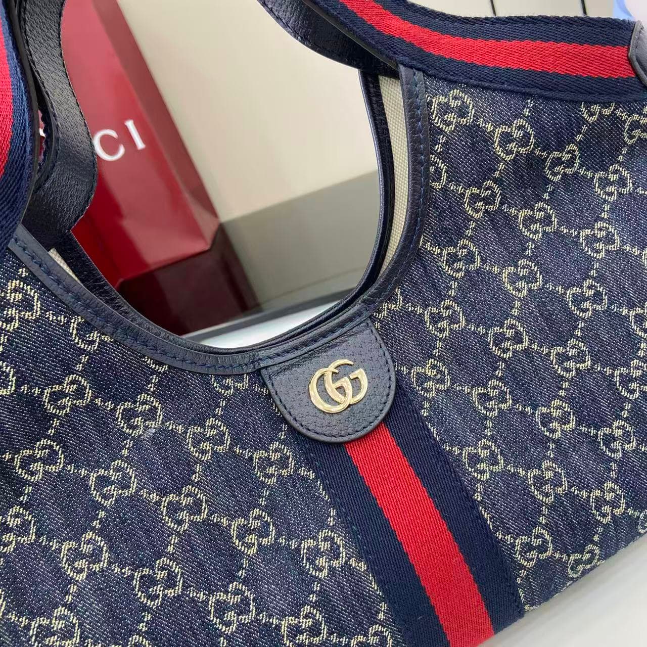 Gucci Small Tote Bag 860845
